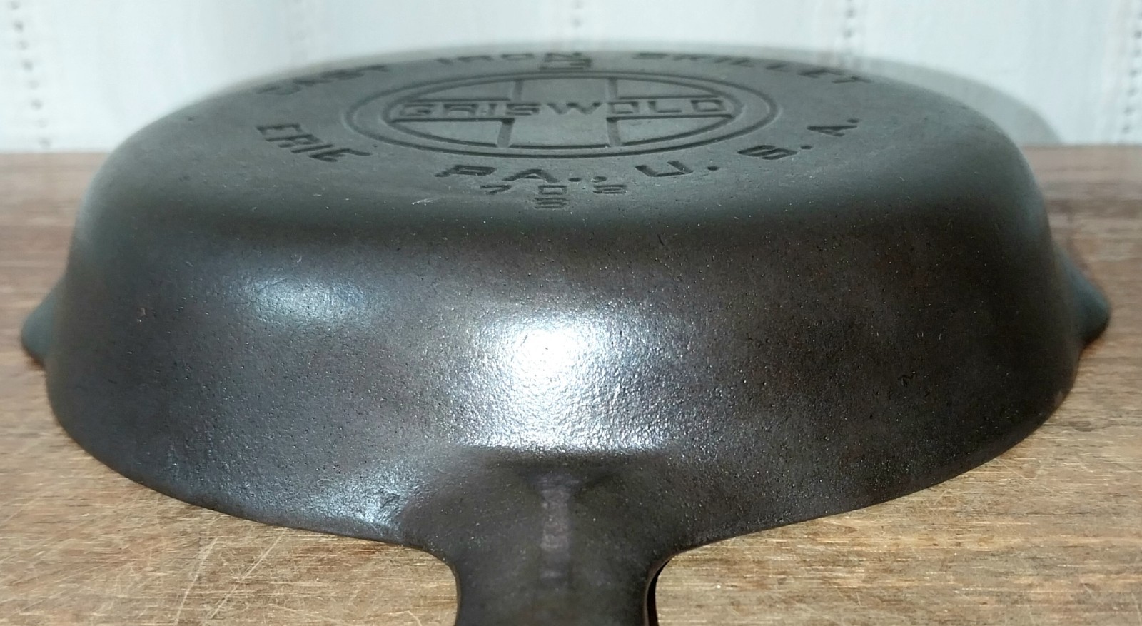 “NICE” 1930-1939 No.3 GRISWOLD 709 Large Block Logo Smooth Bottom Skillet “FLAT”