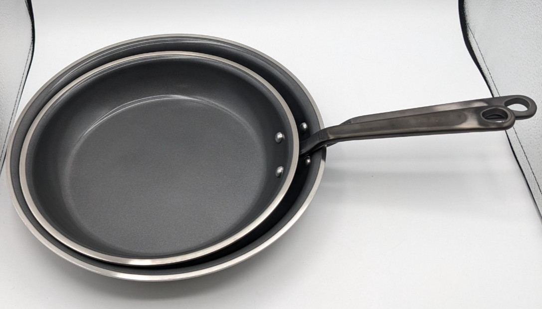 Made In – Cookware 2pc Ceramic Clad Fry Pan Set 10″ & 12″ Nickel/Graphite NOB