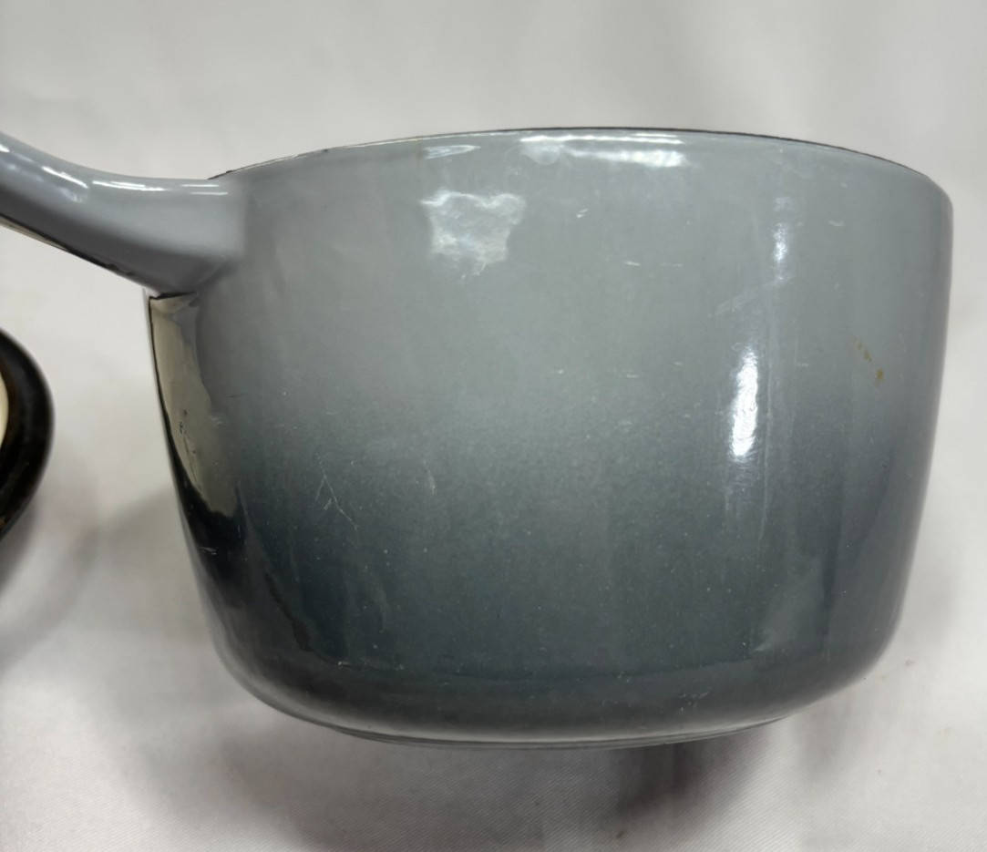 CROFTON 1.75 Quart Saucepan – Cast Iron – 2 Tone Gray Enamel