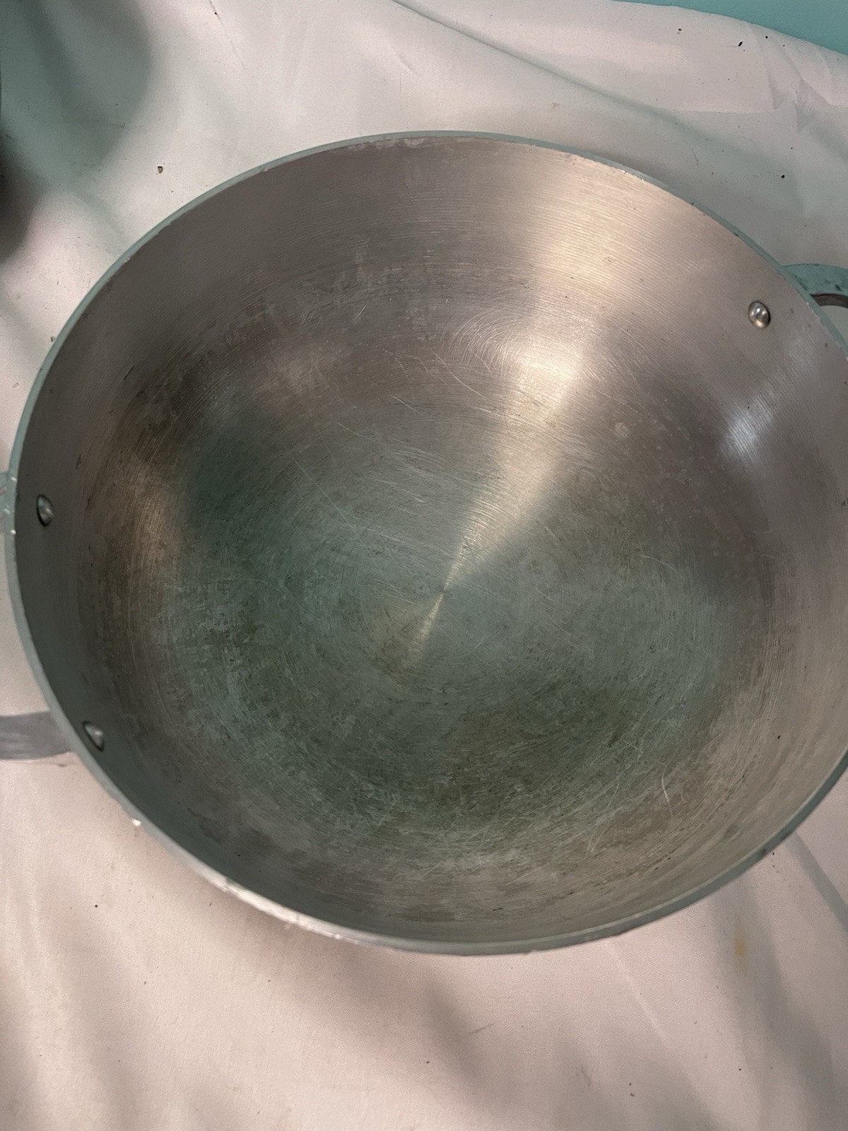 Unaware Aluminum Kitchen Pot With Lid 5 Quart, Silver