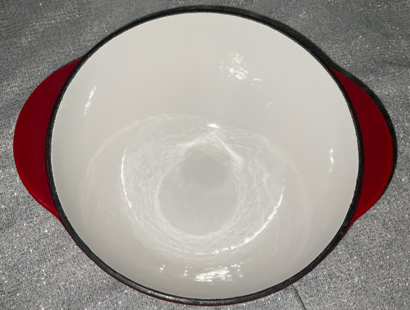 Lodge Enameled Cast Iron Dutch Oven with Lid 3 Qt Red Apple Shaped See Pics