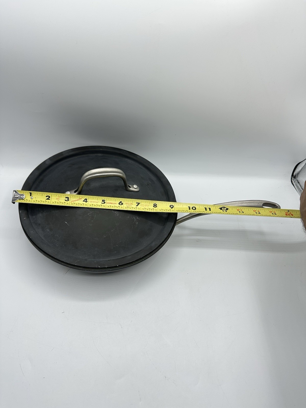 Calphalon Hard Anodized Aluminum Frying Sauce Pan 2-Qt 9-inch with Lid D1609