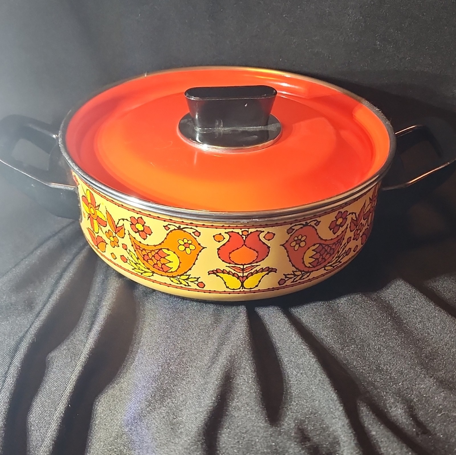 Round Enamel Casserole Dish w/ Lid, Double Handles, Orange Floral Bird, 2 qt