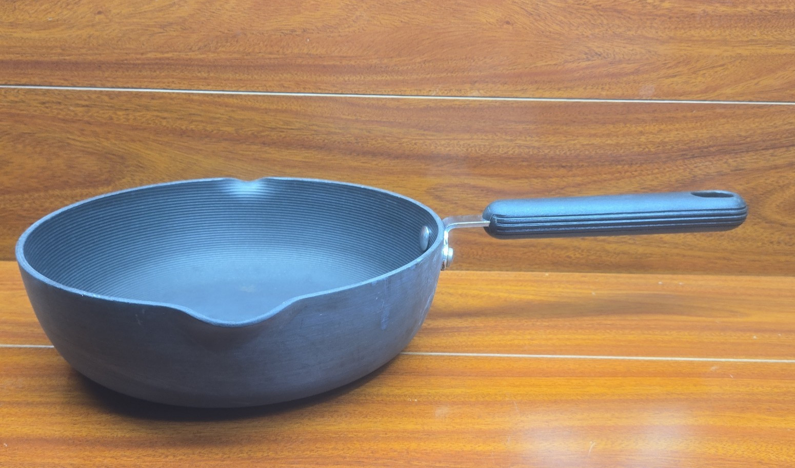 Circulon Nonstick Pan 9″ Frying Skillet Hard Anodized Concentric Circular Ridges