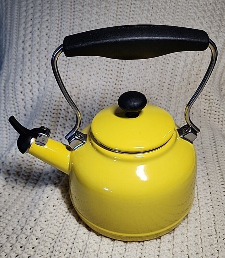 Chantal Teapot Kettle Enamel Steel Canary Yellow 1.7 Quart Read Flaw Limited Ed