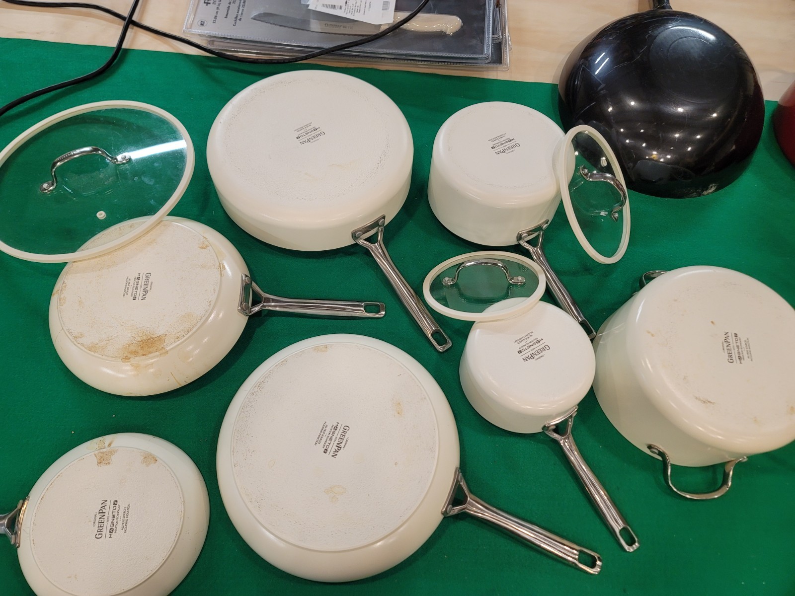 GreenPan Eras Ceramic Non-Stick 11-PC Cookware Set White USED