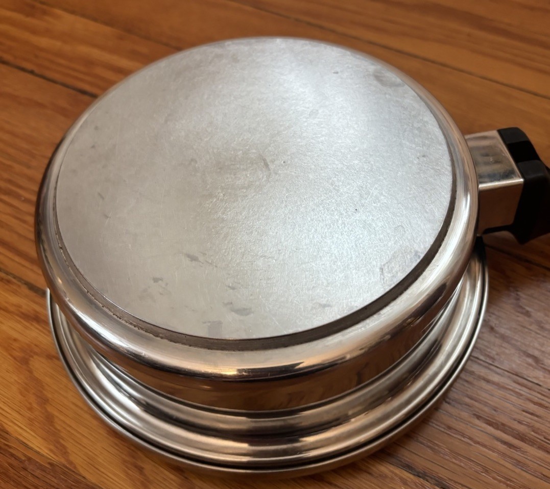 Chef’s Ware Townecraft T-304 Stainless Steel 1 Quart 7 5/8″ Saucepan With Lid