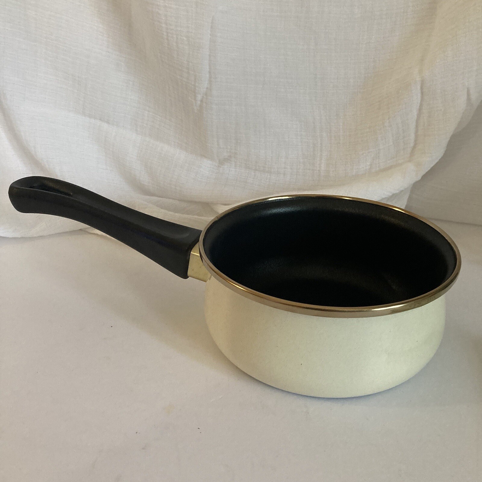 Mediterranean Gold 1 Qt Saucepan | Granite White Gold Rim | Silverstone Pot NEW