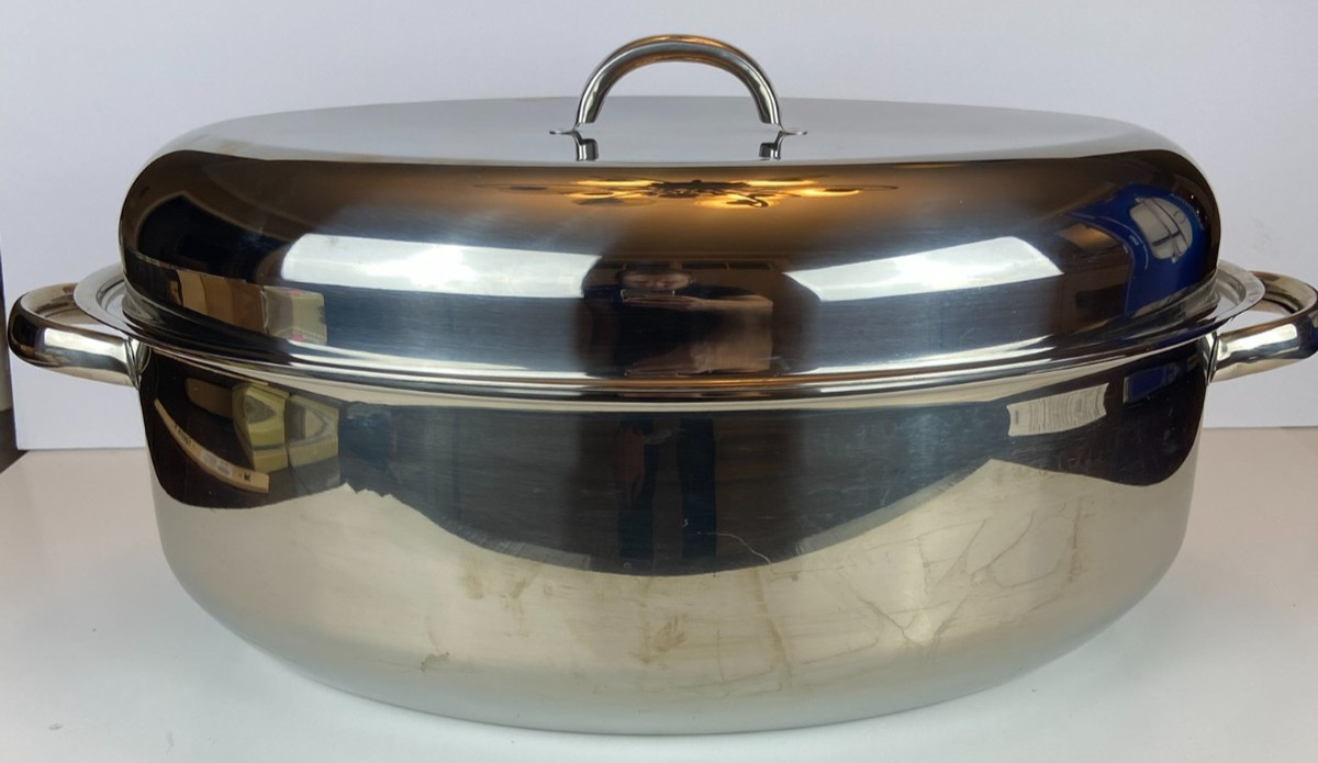 Professional 12 Qt. TRAMONTINA Stainless Steel Deep Oval Oven Roaster w Rack Pot