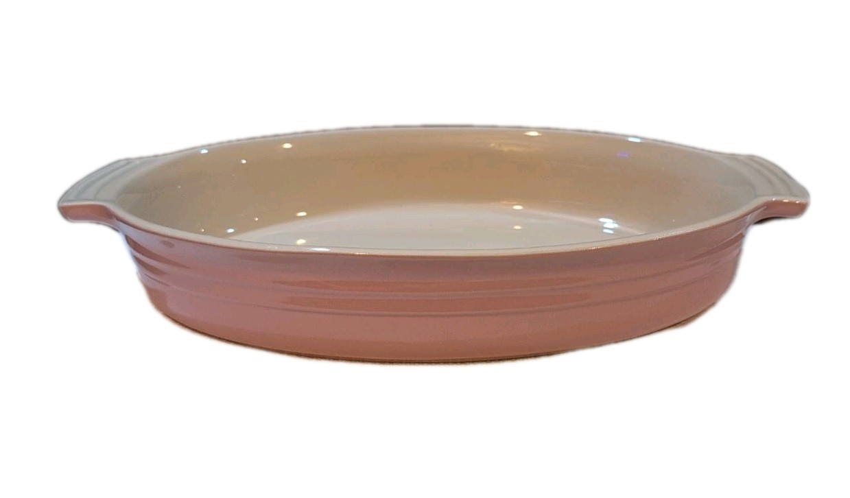 Le Creuset Light Chiffon Pink Oval Baking Dish 19-31, Pre-owned, Beautiful