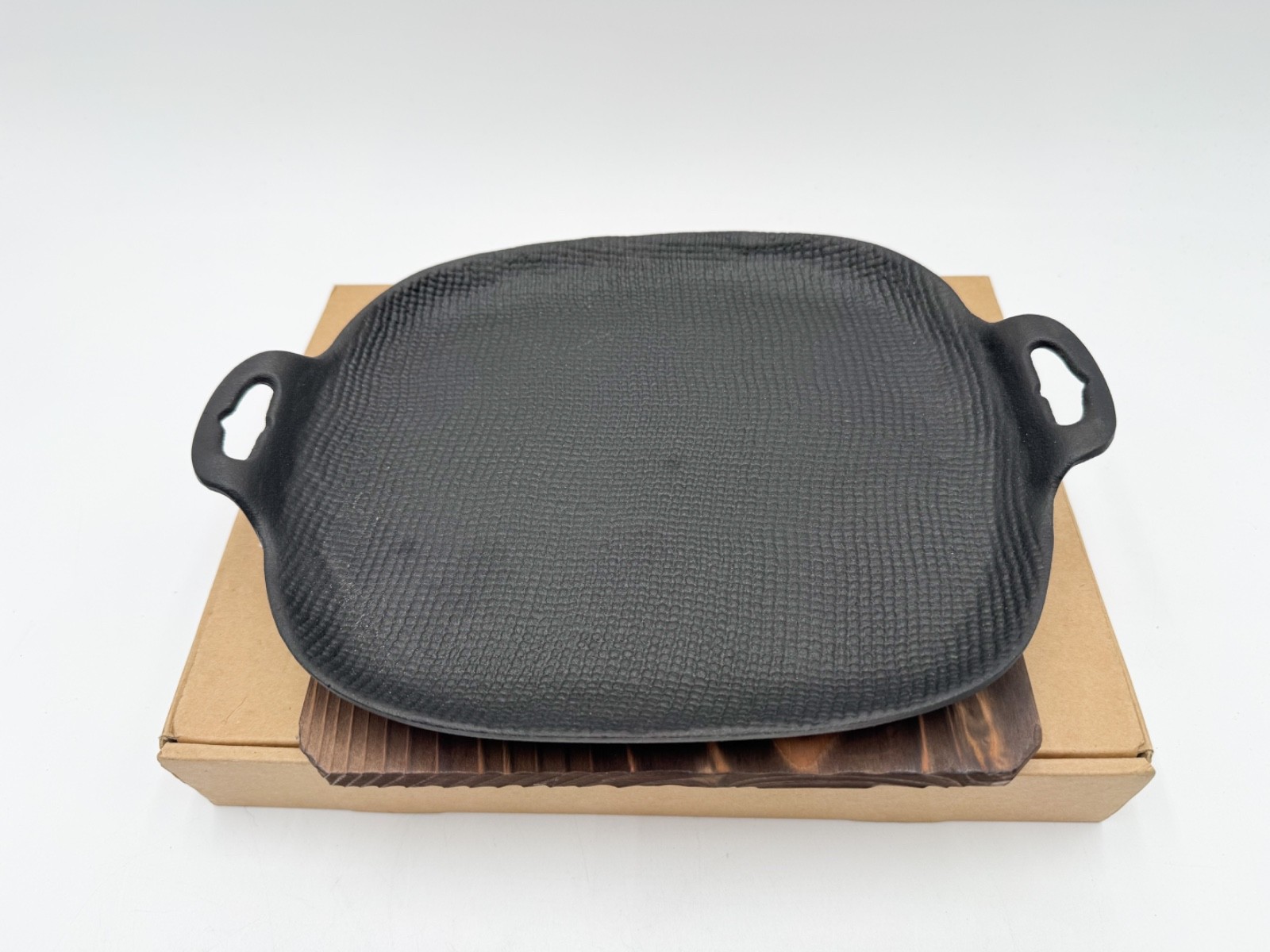 OIGEN U-033 Nambu Cast Iron Grill Pan, Cast Iron Plate with Handle