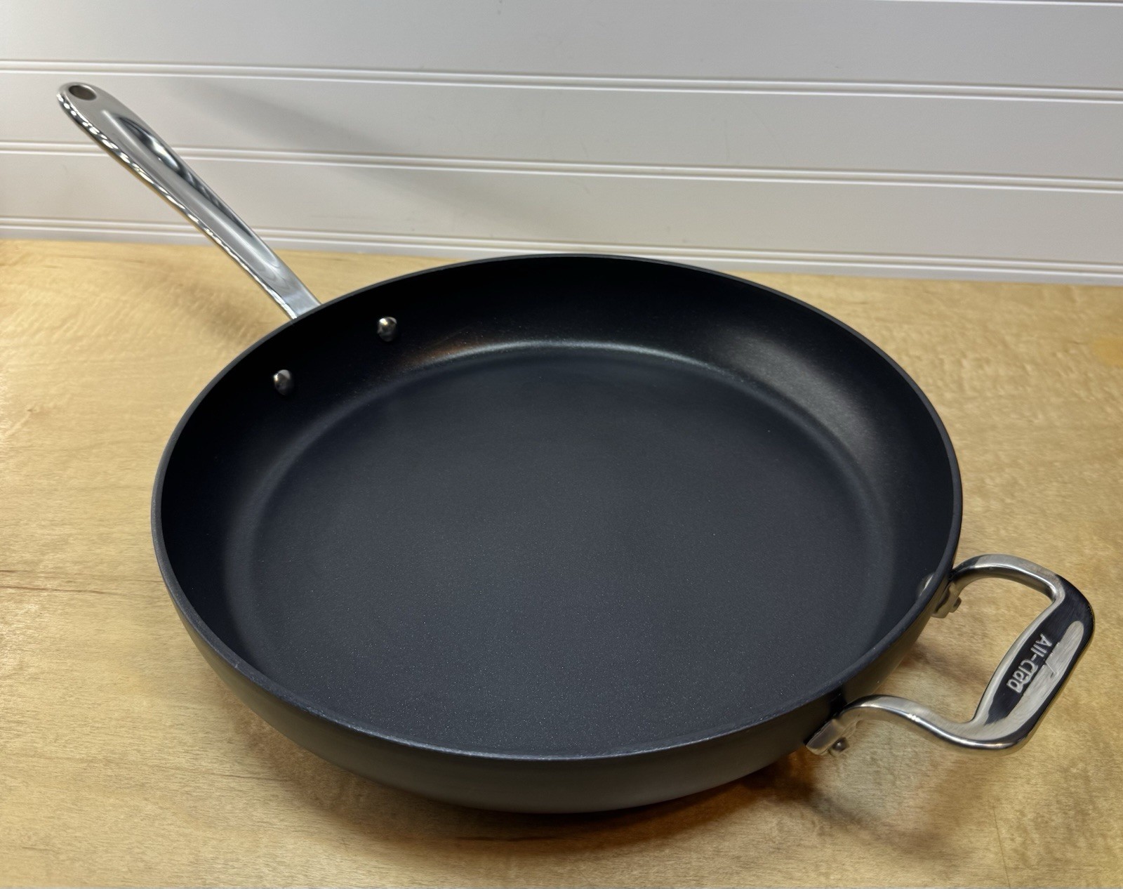 All-Clad B1 Hard Anodized Nonstick 12-Inch Fry Pan With Helper Handle EUC