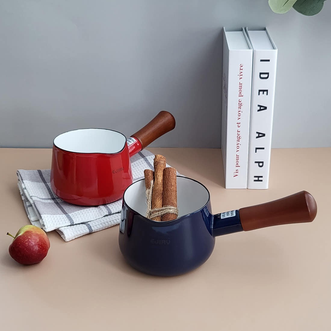 EJIRY Enamel Milk Pan 12cm Induction Saucepan 0.8L Pour Spout Red Blue