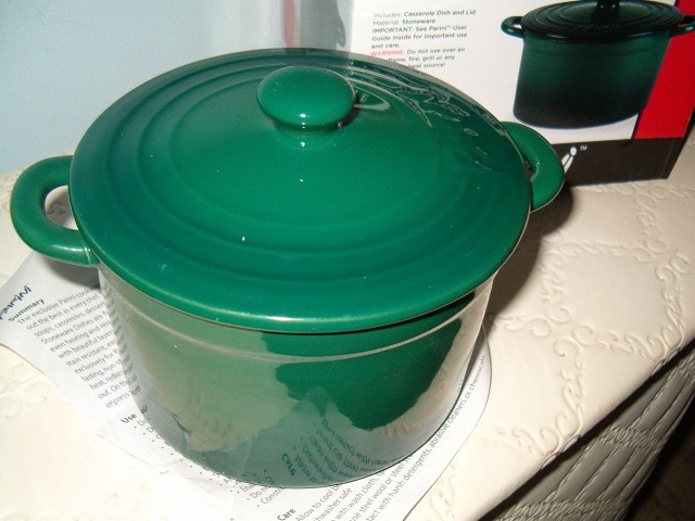 Parini 1.5 qt. Stoneware Casserole Dish w Lid Oven Bake-ware Green With Box