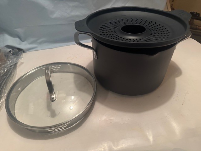 NEW Calphalon® CLASSIC Hard-Anodized Alum Nonstick 6 QT STOCK POT /STRAINER LID+