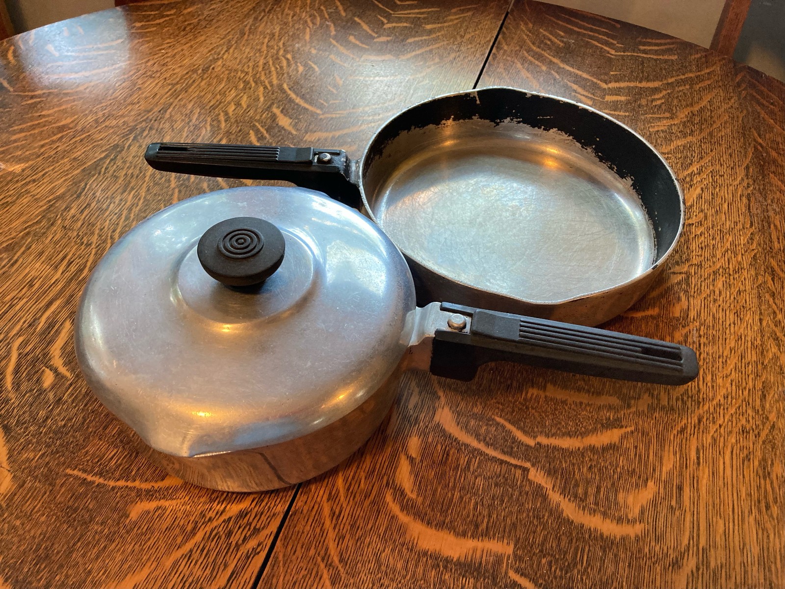 Vintage Magnalite GHC 2 1/2 Qt Double Spout Sauce Pot W/Lid. PLUS SKILLET!