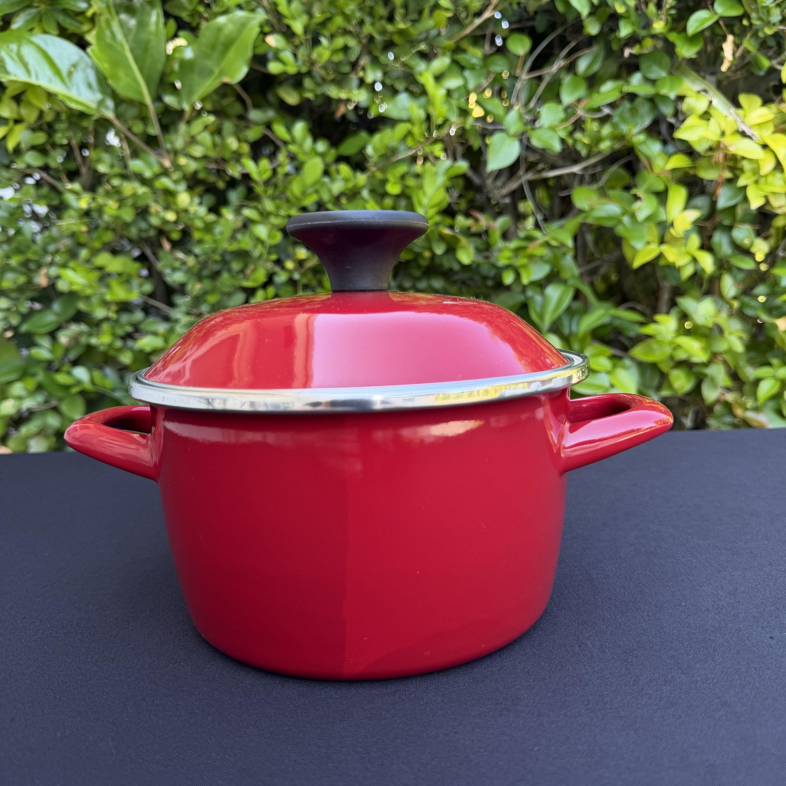Metalac Cookware Red Enamel Casserole Pot 2 QT Round 7″ W/Lid Made in Serbia