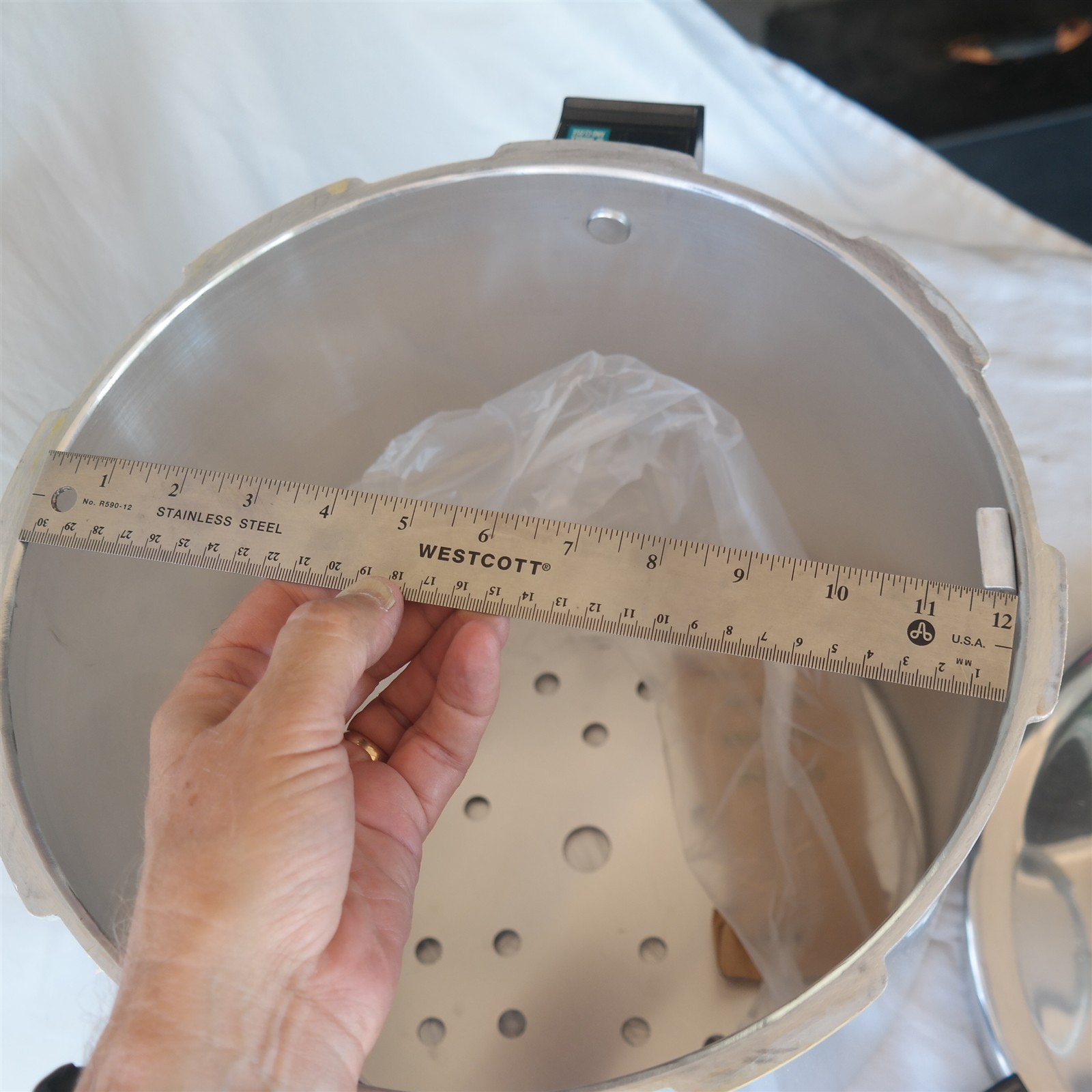 New Old Stock PRESTO 22 quart Pressure Canner & Cooker 01780 NOS