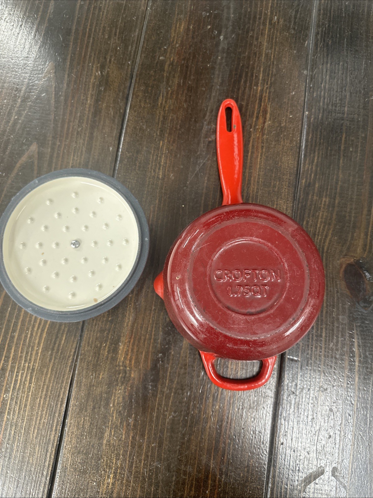 Crofton 1.75 Qt Cherry Red Ombre Enameled Cast Iron Saucepan Pot With Lid READ