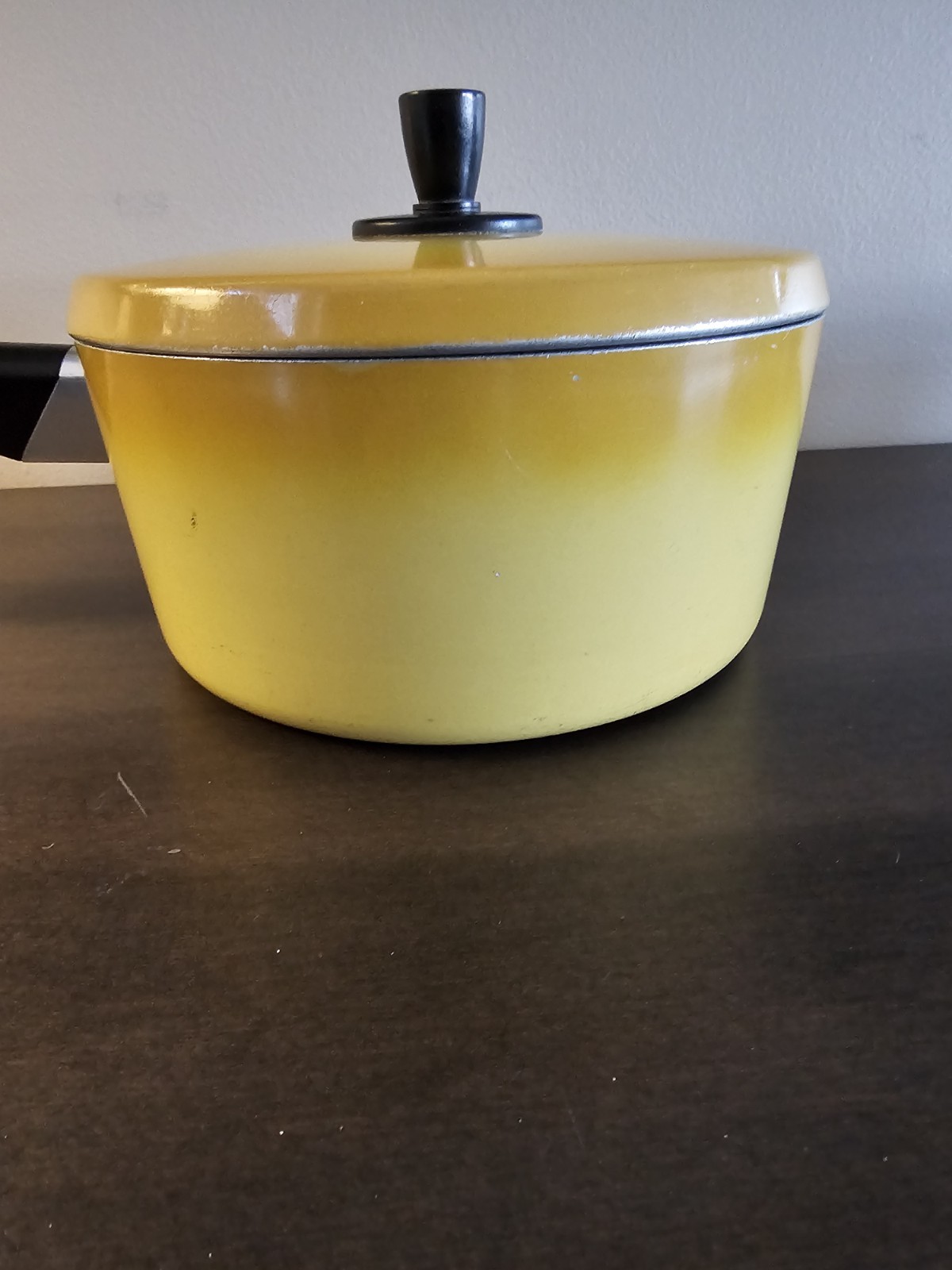 Kitchen Delight Harvest Gold 1-1/2 And 2 Quart Covered Sauce Pans