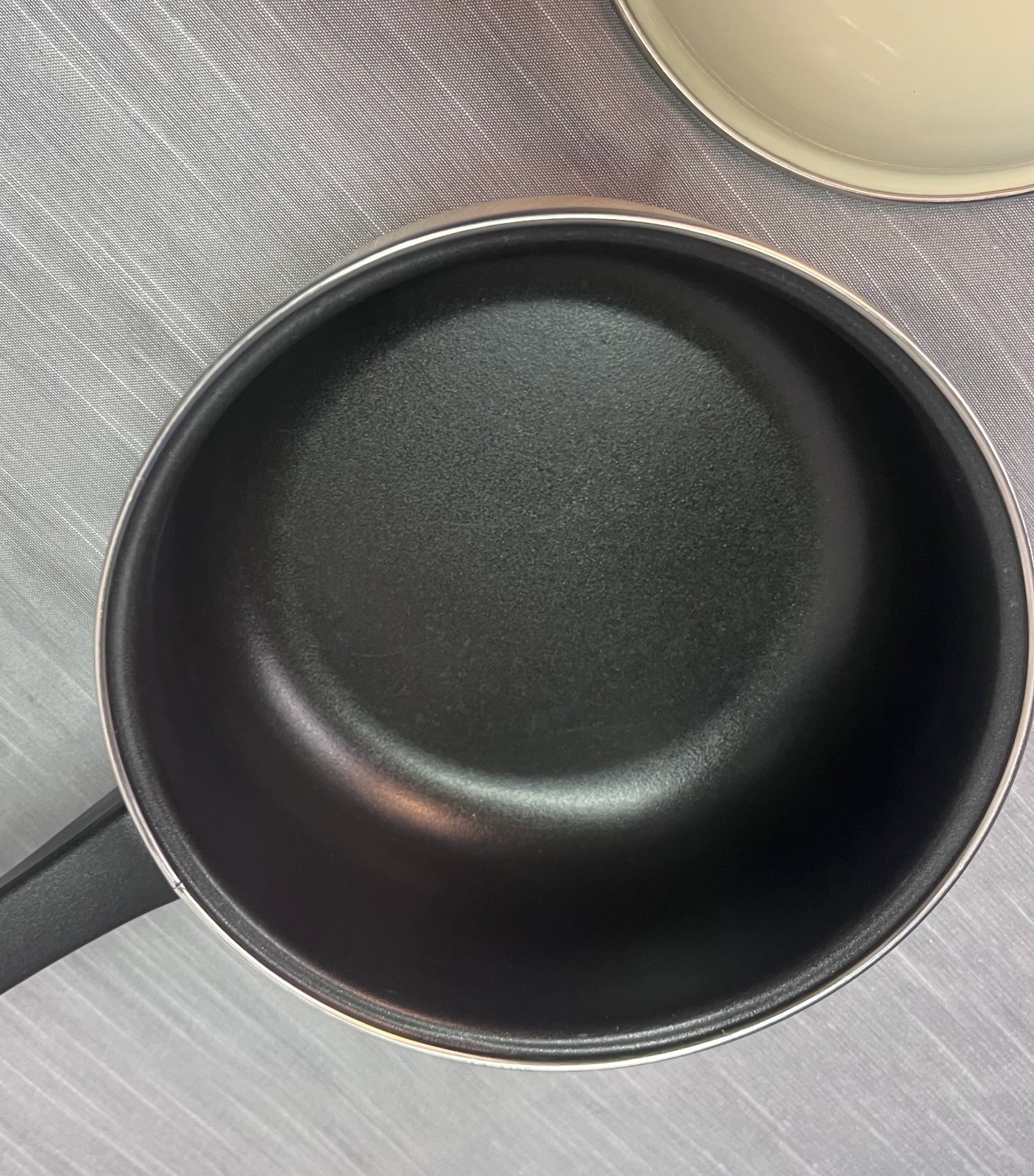 MEGAWARE White 2qt Ceramic Saucepan Gas Electric Induction Spain W/Lid retro