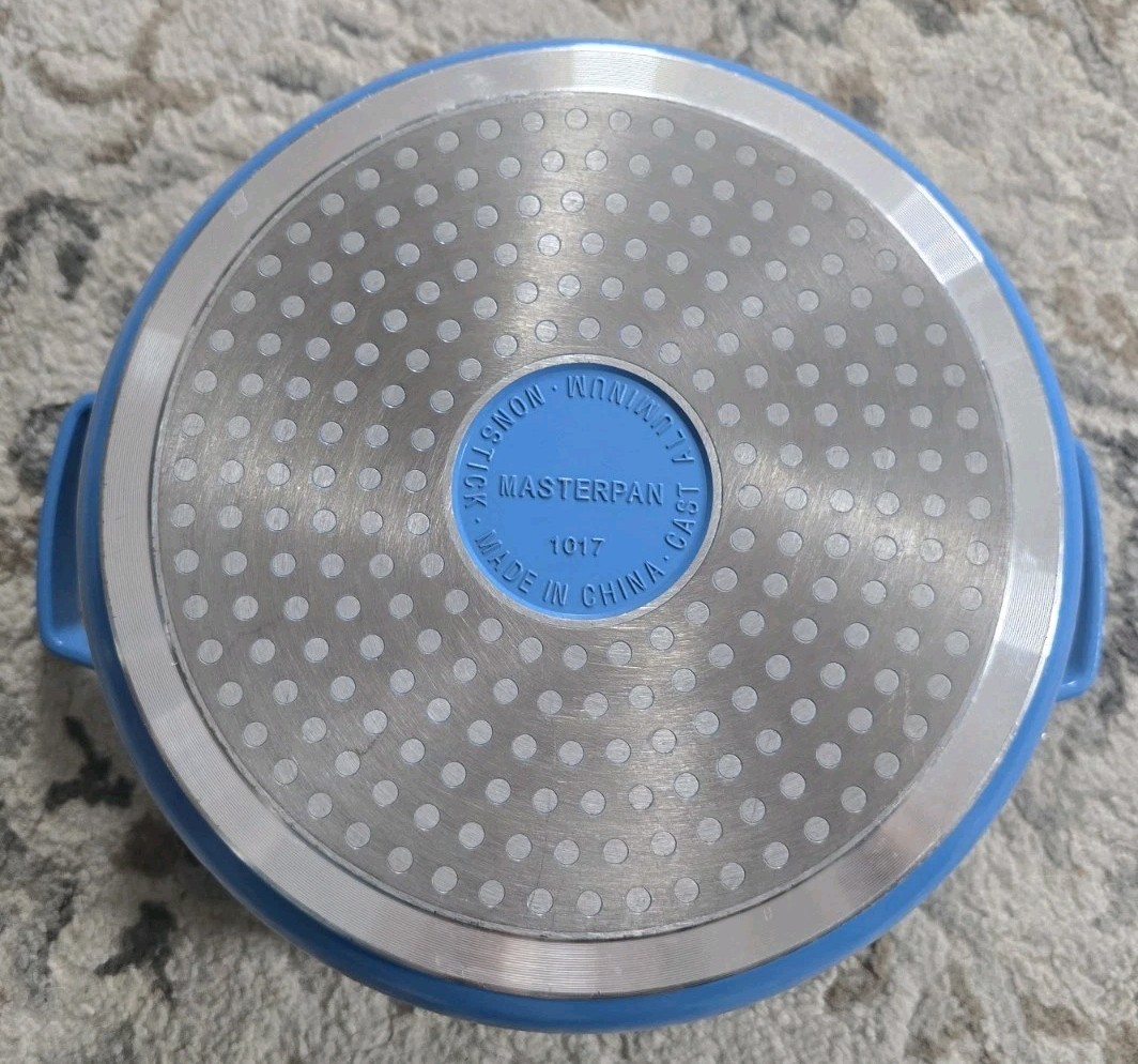 Masterpan Blue Cast Iron Non-Stick Round Casserole Pan/Pot with Lid, Two-Piece
