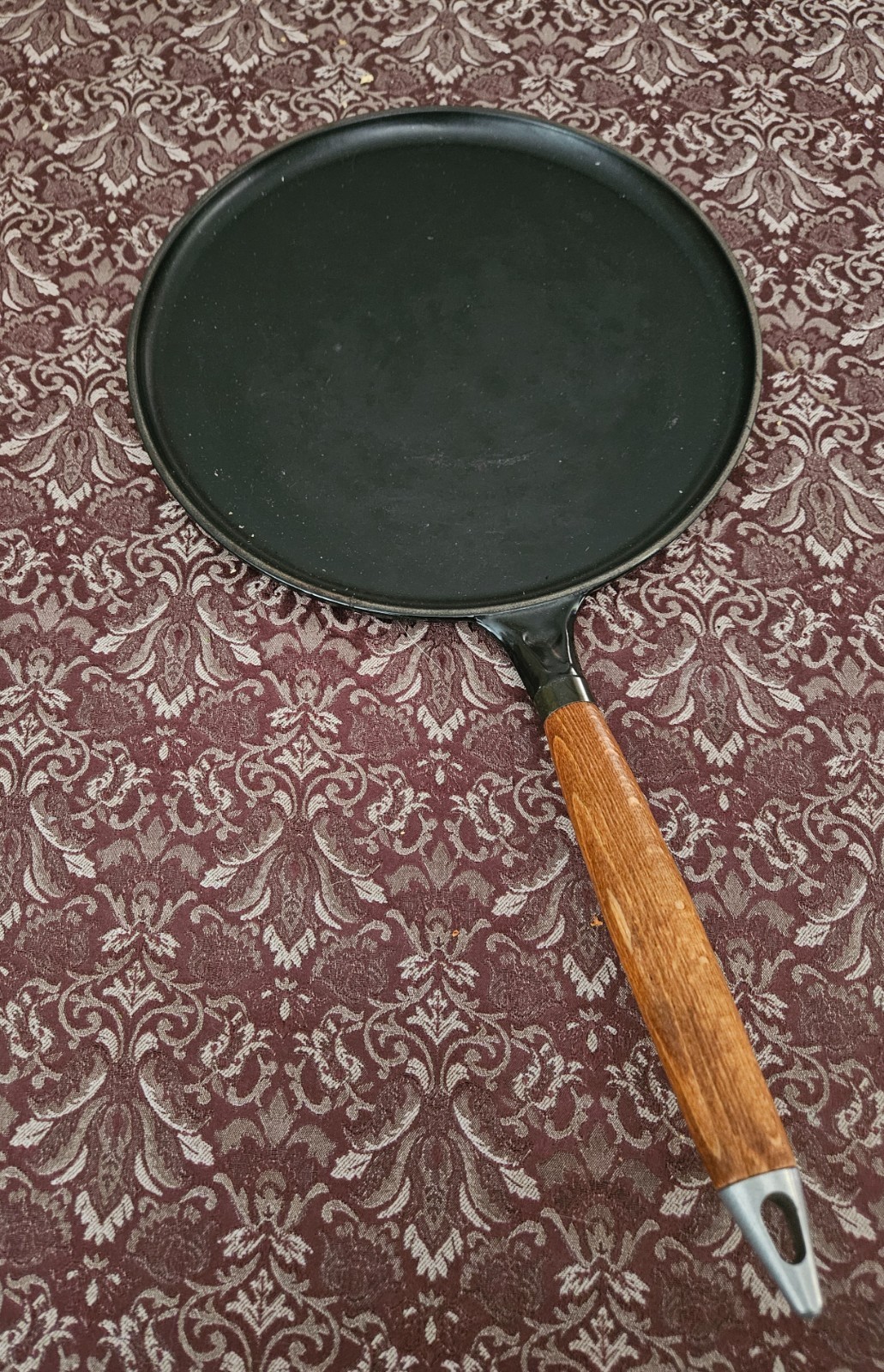 Staub Cast Iron Crepe Pan Black Matte Pre Owned 11 inches Made in France~ 28