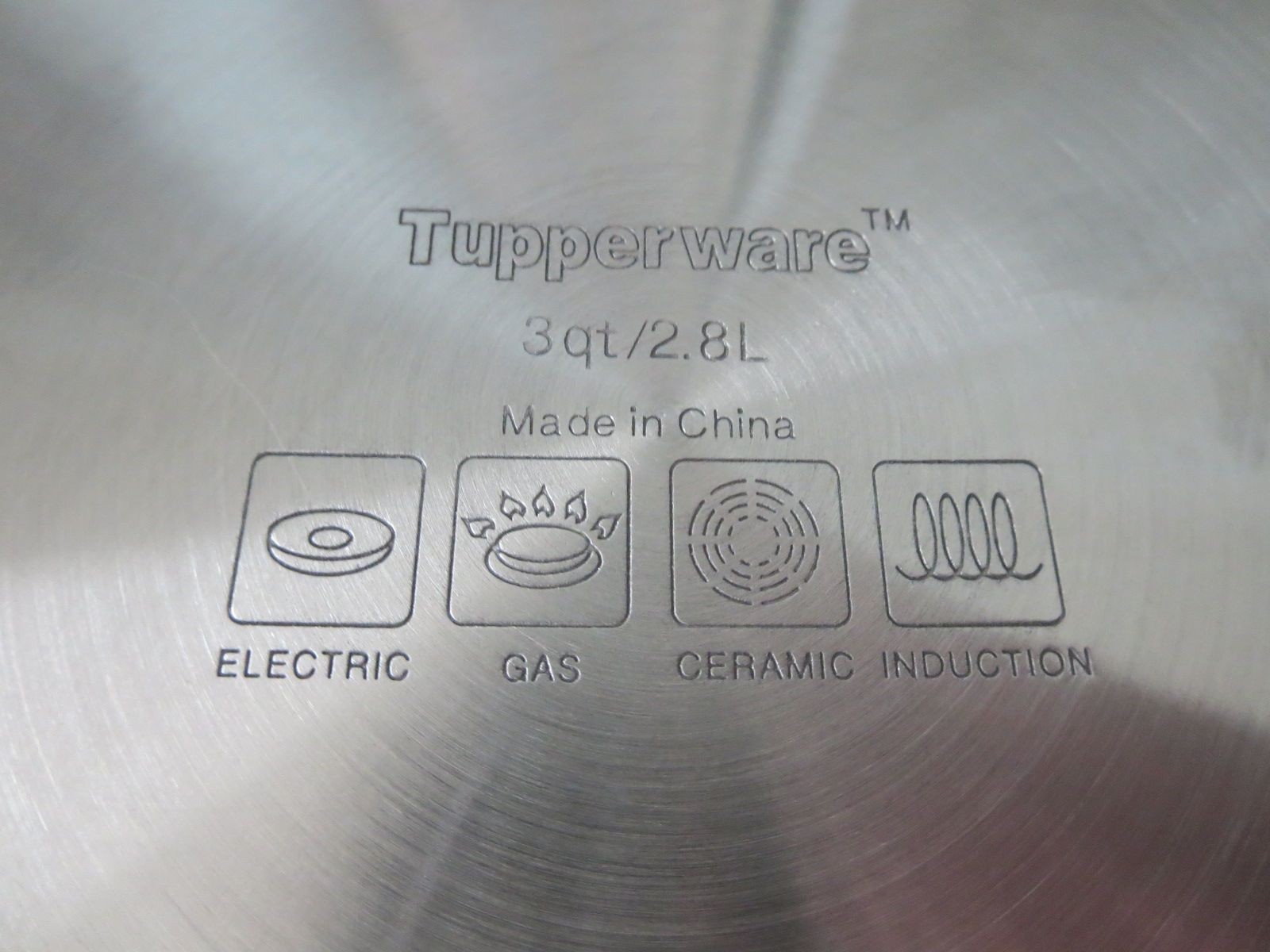 Tupperware Chef Series Stainless Non-Stick 3 qt / 2.8 L Casserole Pot Pan w/ Lid