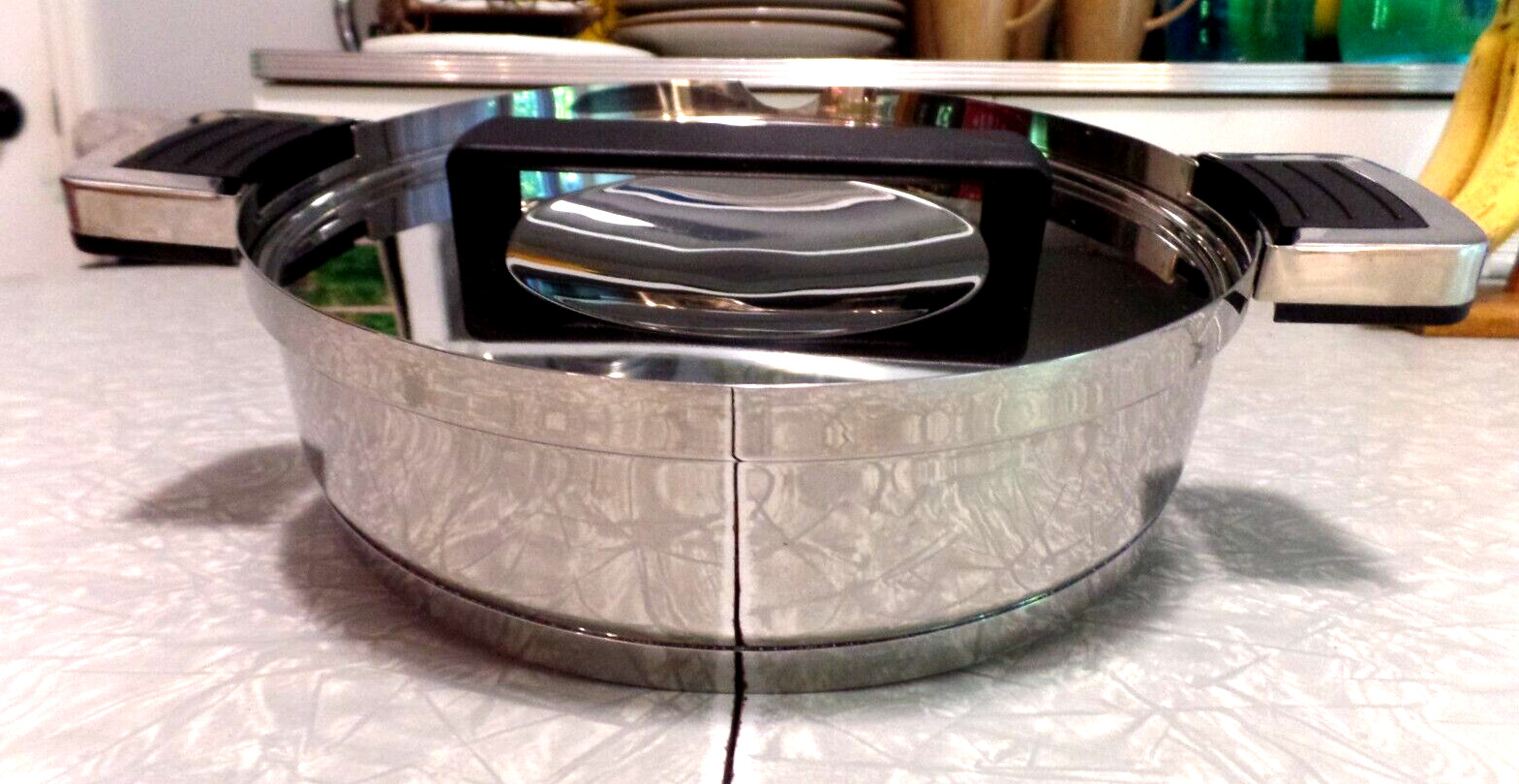 BergHOFF RON 9 3/4″ x 3 ” 2 QUART STAINLESS STEEL MULTI PLY COVERED CASSEROLE