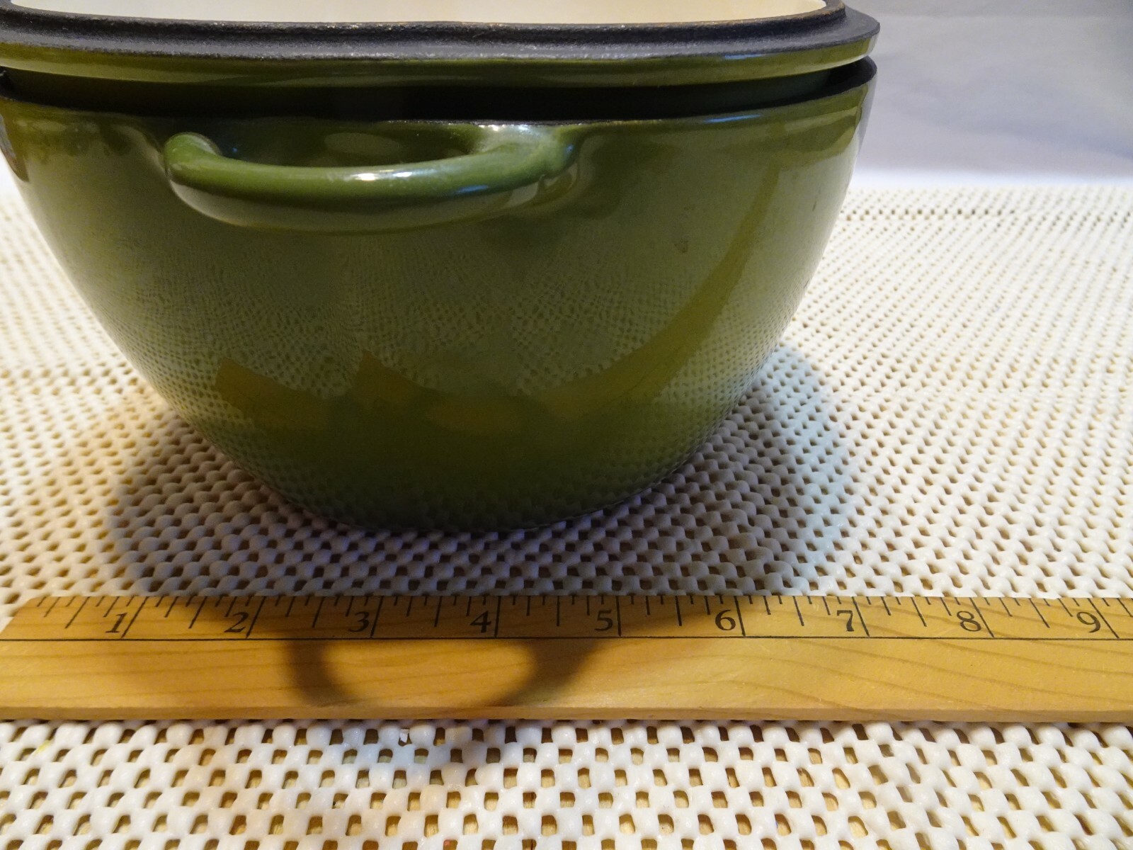TECHNIQUE Green Bell Pepper Enameled Cast Iron Dutch Oven Pot Casserole Dish EUC