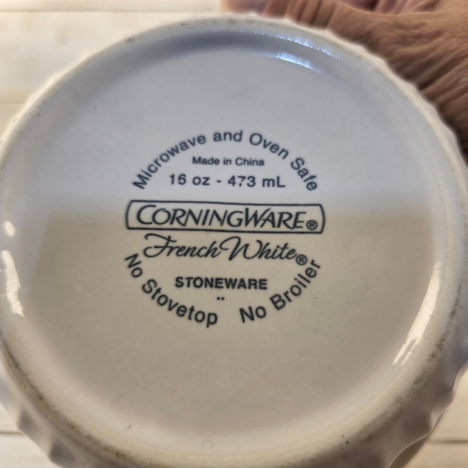 CorningWare French White Stoneware Bowl Set 16oz 24oz with Vented Lids 2pc