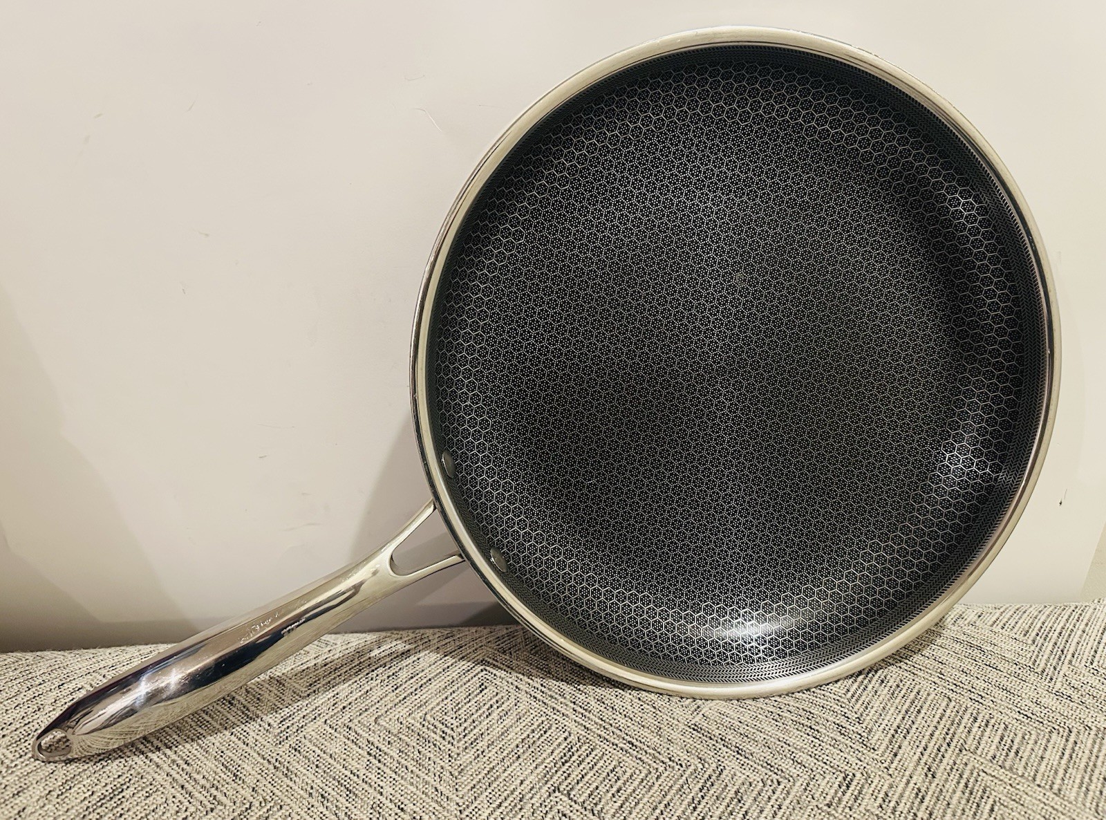HexClad 12″ FRYING PAN 12” Non Stick NO Lid Good Condition