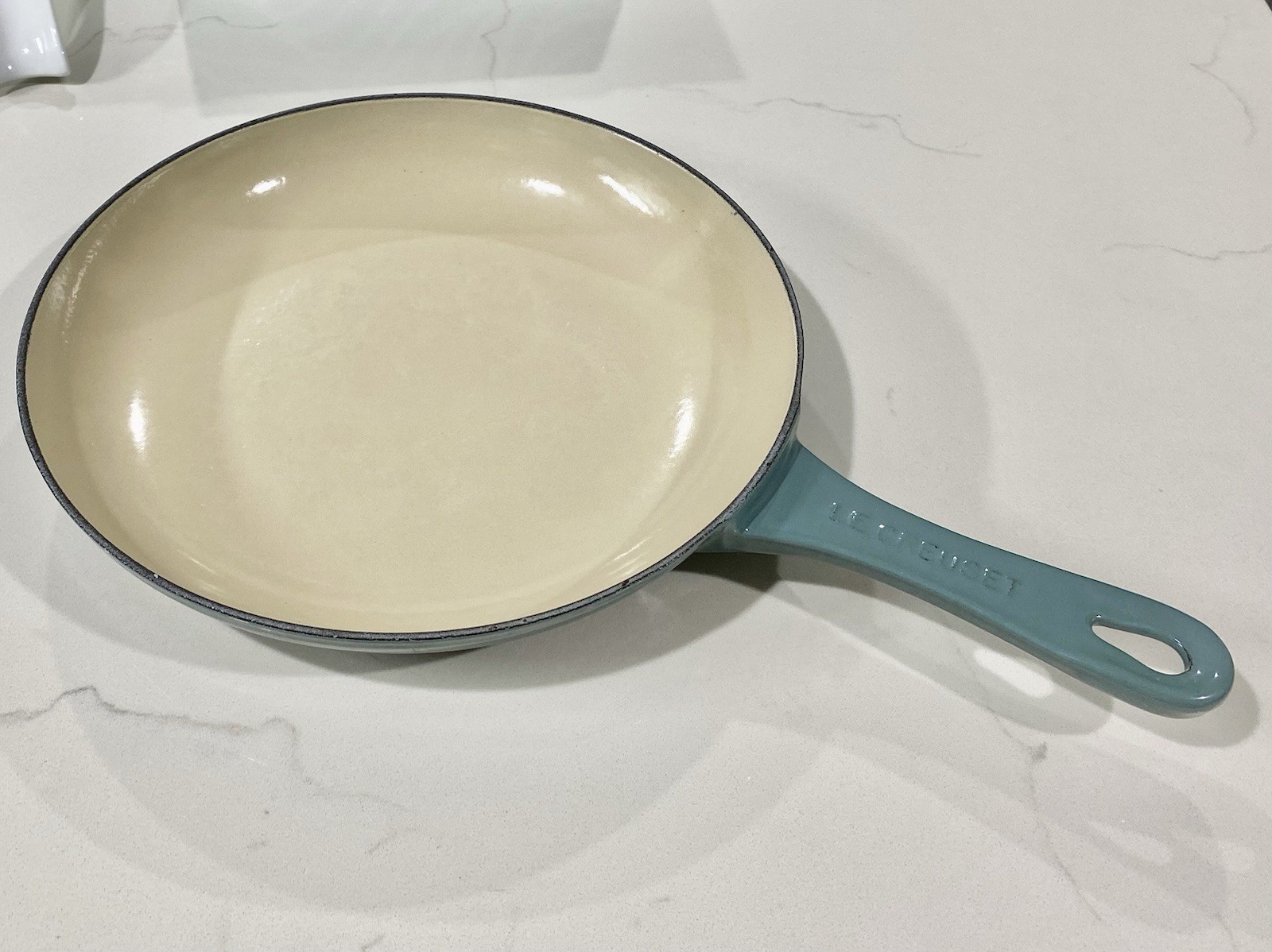 Le Creuset Cast Iron Enamel Shallow Fry Omelette Pan Ocean Green 9.5”