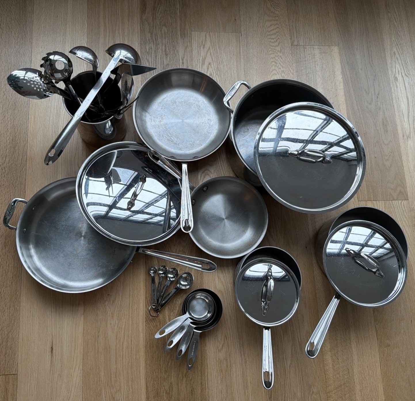All Clad Stainless Steel 8 Qt to Frying Pans to 3 Qt to Measuring Cups & Spoons