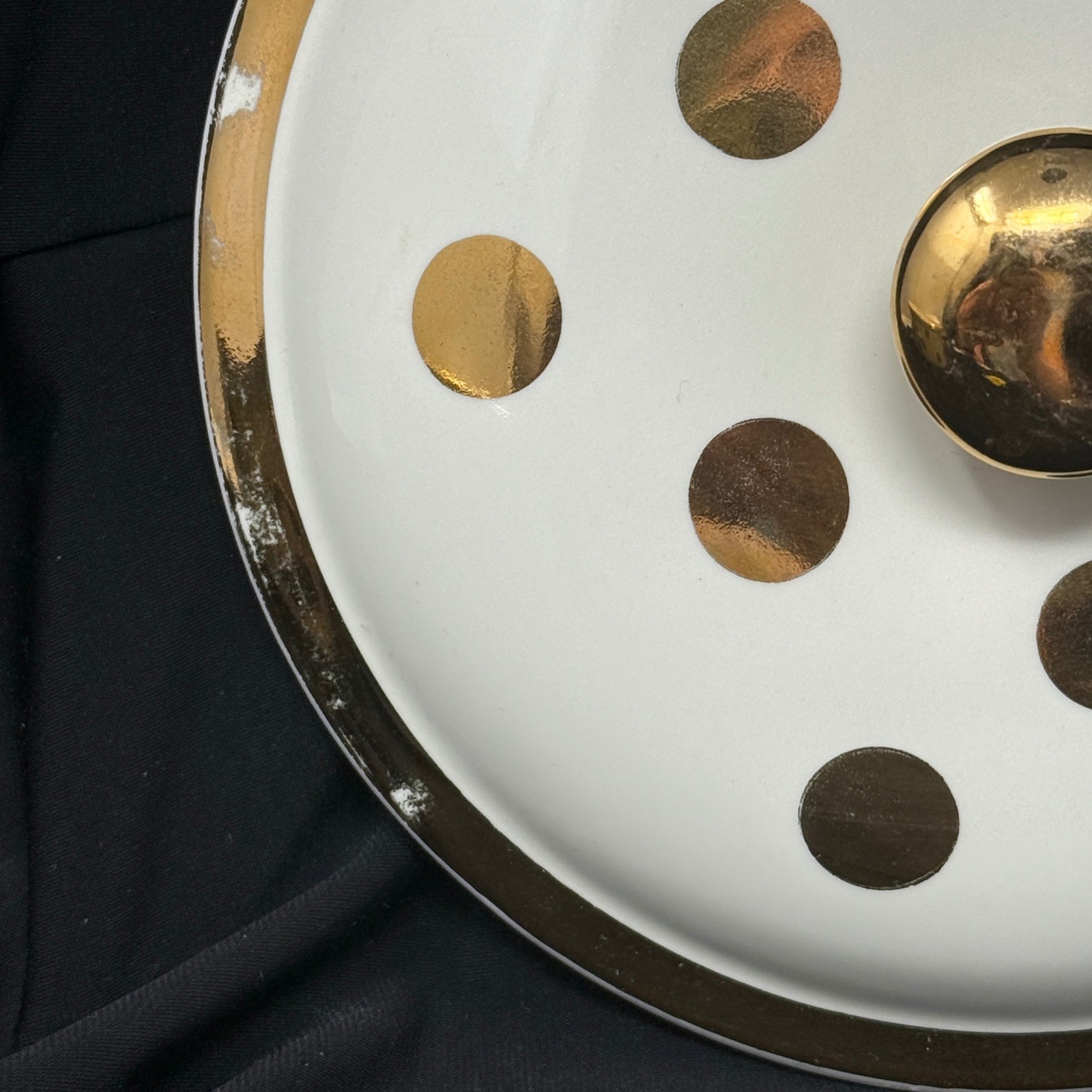 Vintage Hall’s Superior Quality Kitchenware 1.75 Qt Gold Polka Dot Casserole 069