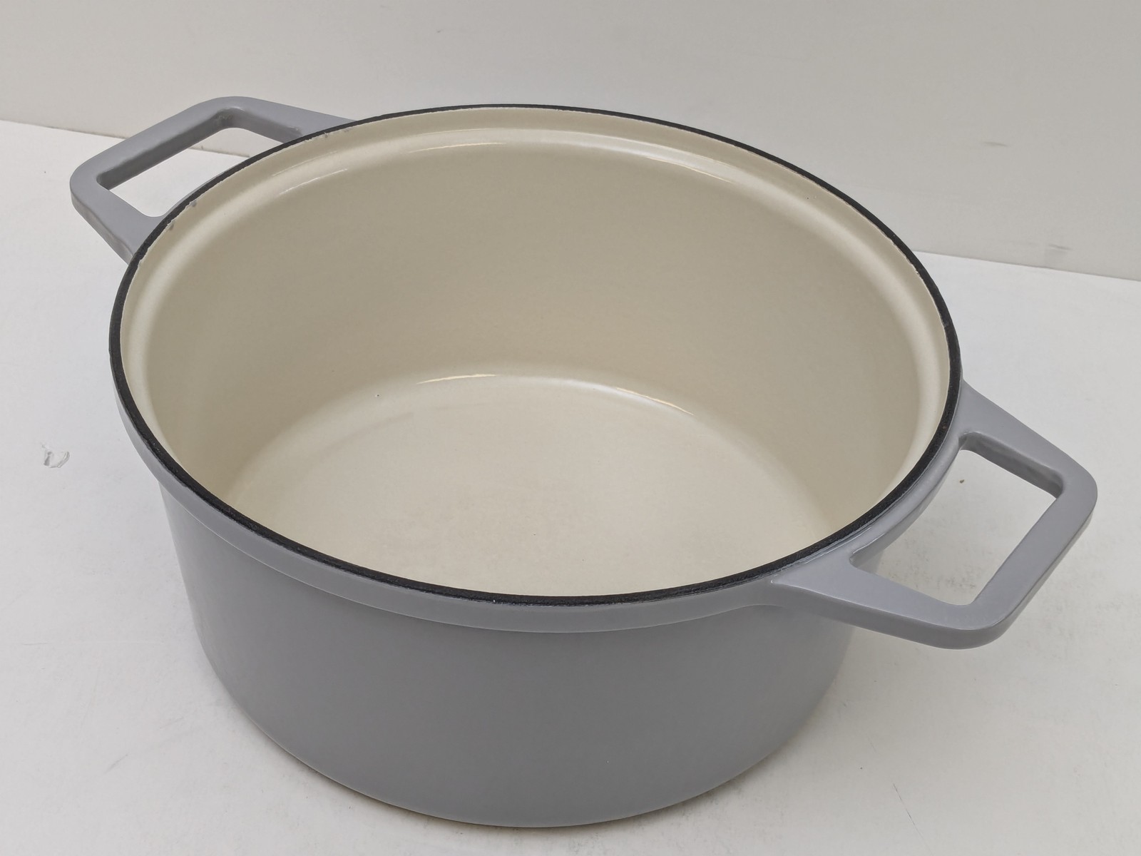 2-in-1 Dutch Oven Enameled Cast-Iron Dutch Oven Gray