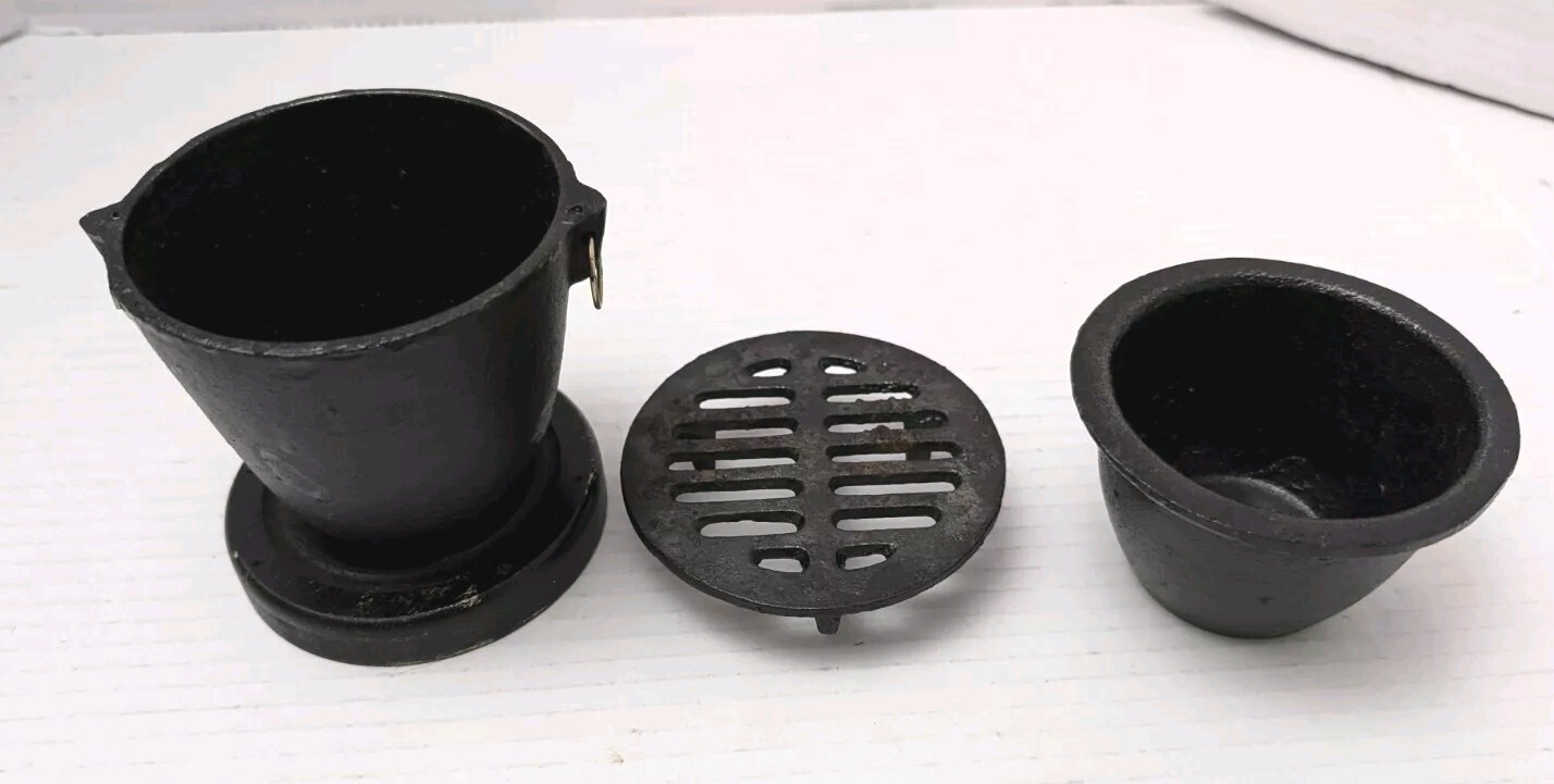 Town Food Service 51355 3.5 in. x 4.75 in. Cast Iron Hibachi – Black