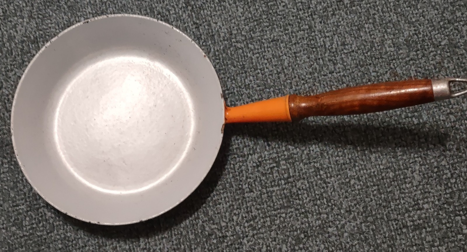 Vintage Le Creuset Cast Iron Enamel #24 ORANGE Skillet Pan & Wooden Handle
