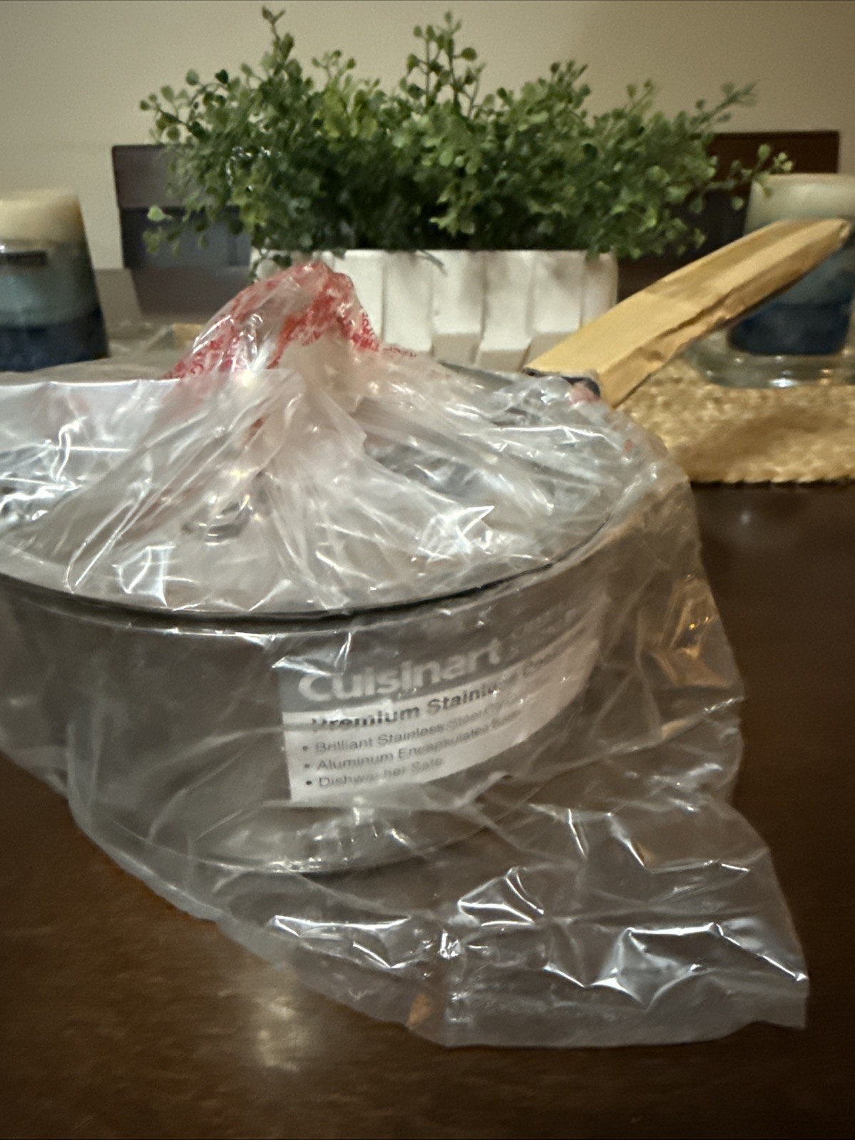 Cuisinart Stainless Steel 1 1/2-Quart Saucepan with Lid Mirror Finish NEW