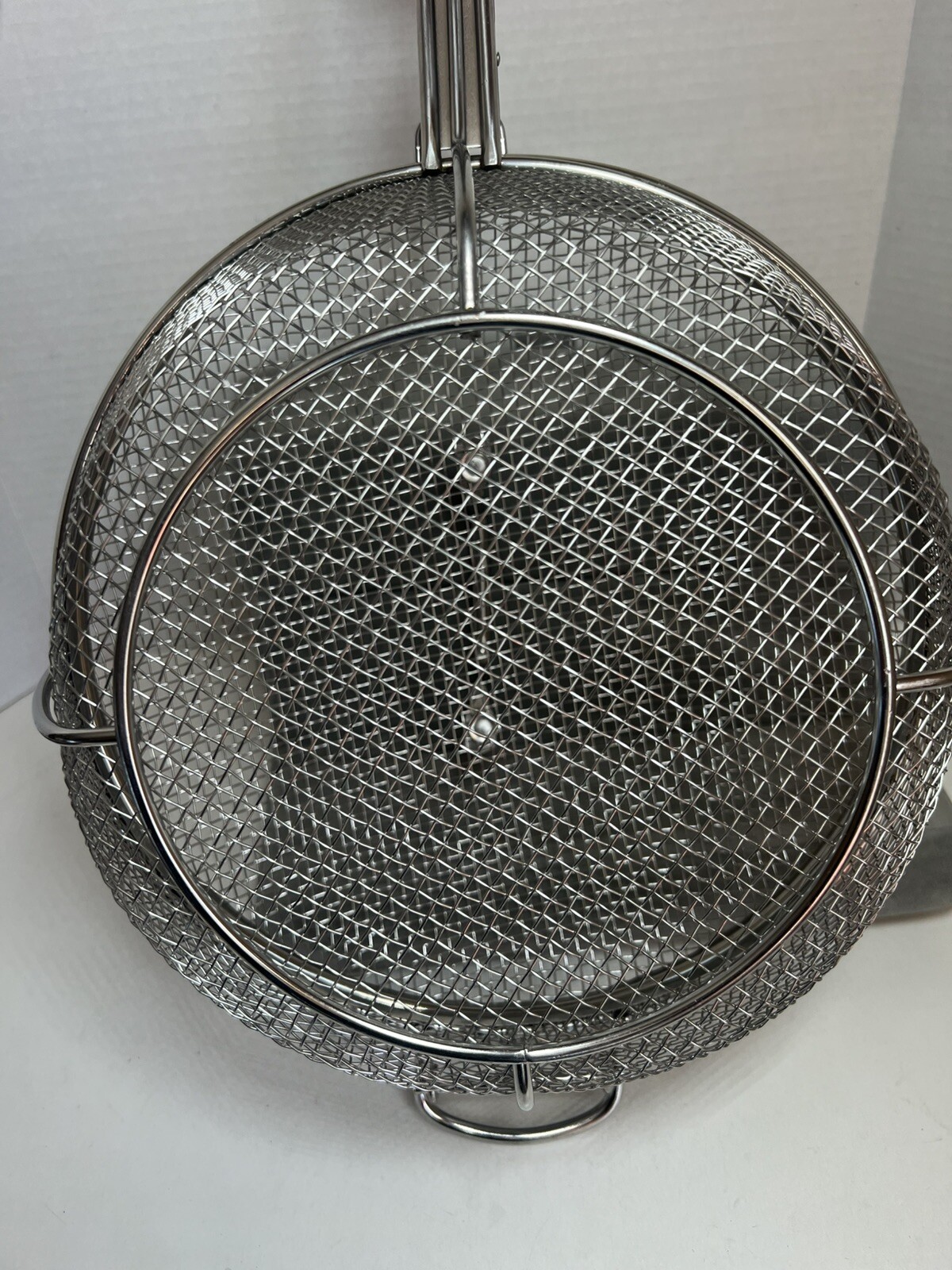 Technique Deep Fry Basket With Handle & Locking Lid 11.75″ Diameter
