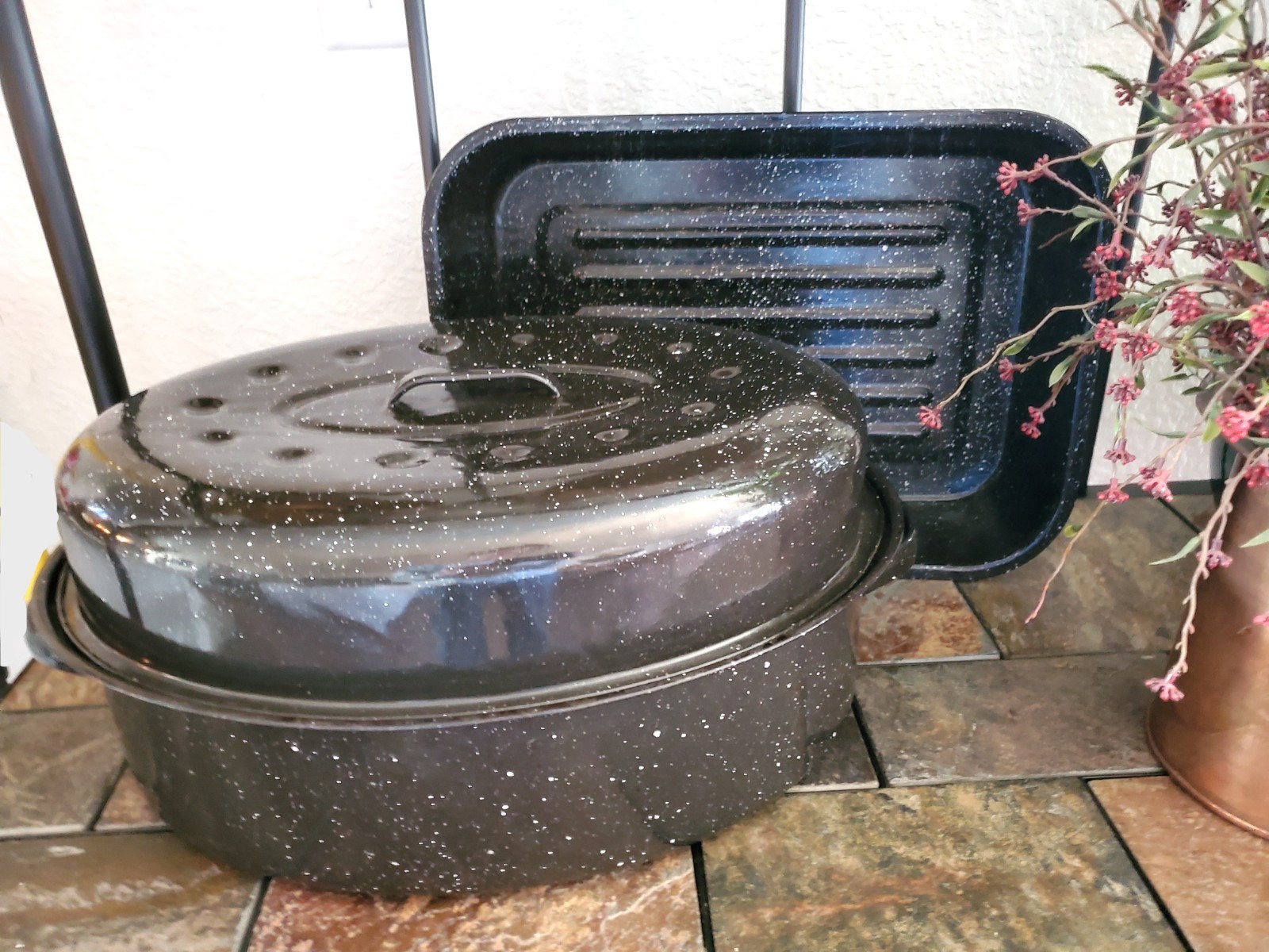 Graniteware Set of Roasters-Oval Lidded 18″- Rectangular Open 17″ Excellent Cond