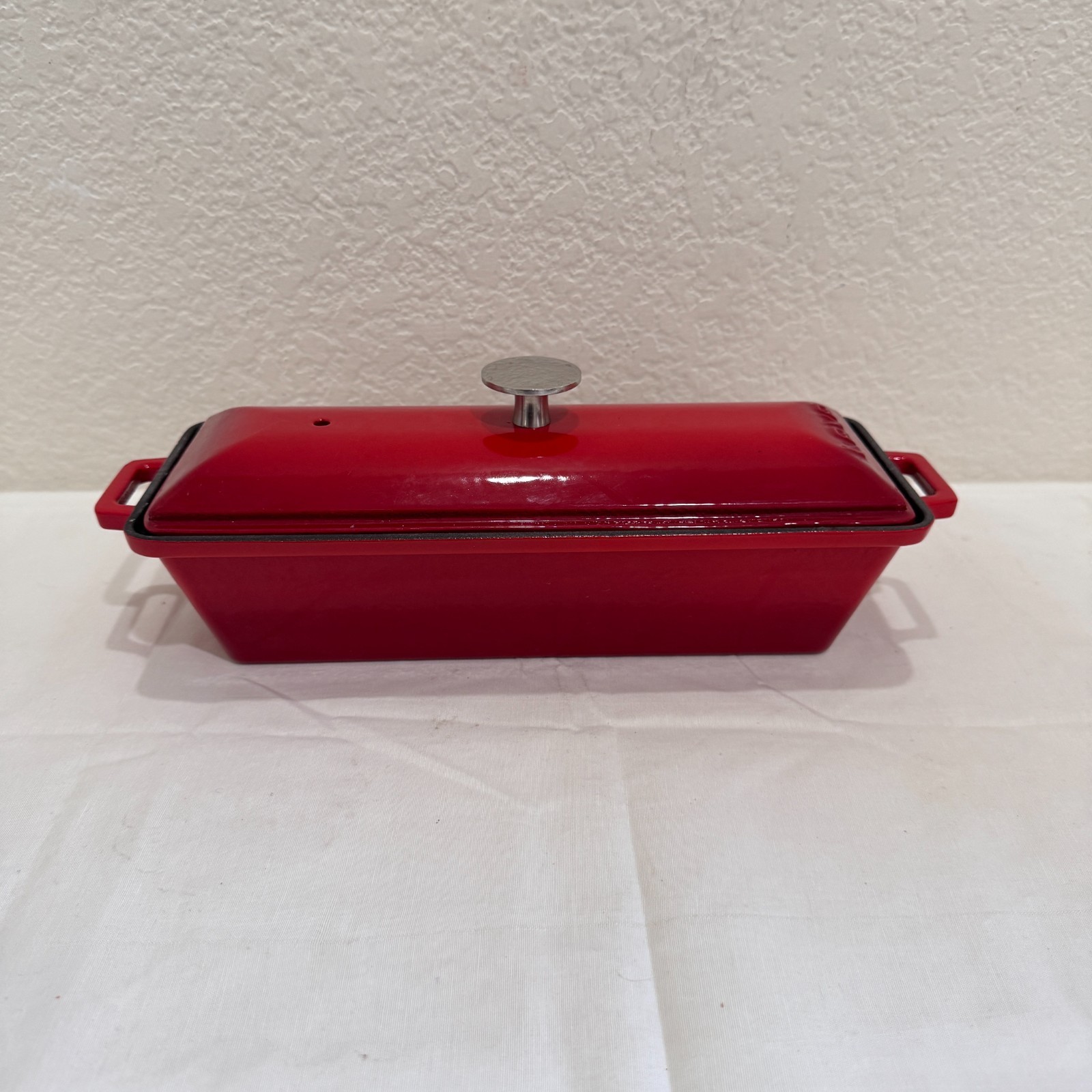 LAVA Signature Red Enameled Cast Iron Rectangle Terrine Pot Pan 1L w/ Lid