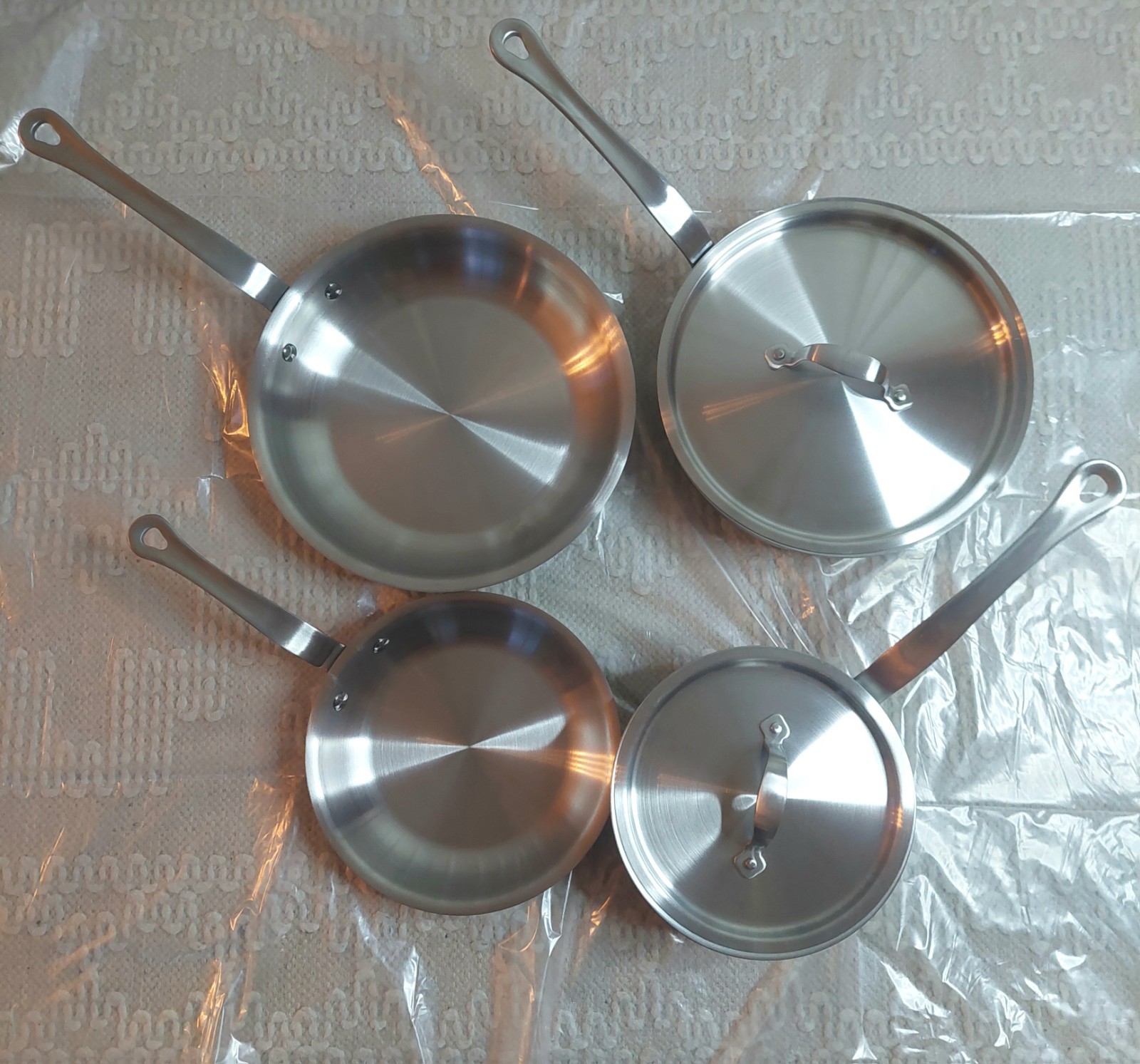 NWOT! Quince 8 Piece Set- 5ply Stainless Steel Non-Toxic Cookware! (SE)