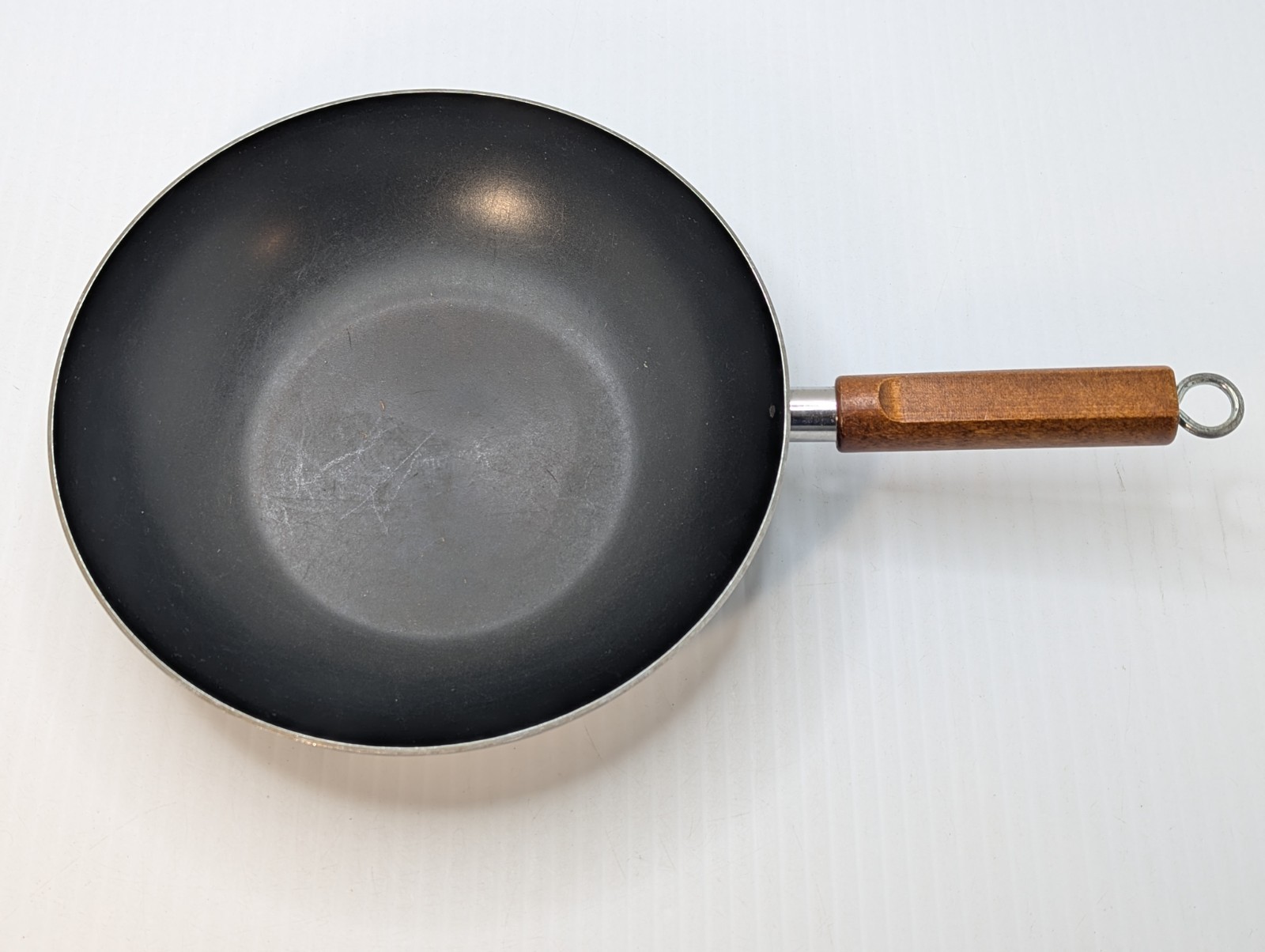 MIRRO Non-stick 11″ Wok w/ Wood Handle #54221-1330 Hanging Hook • USA Made.