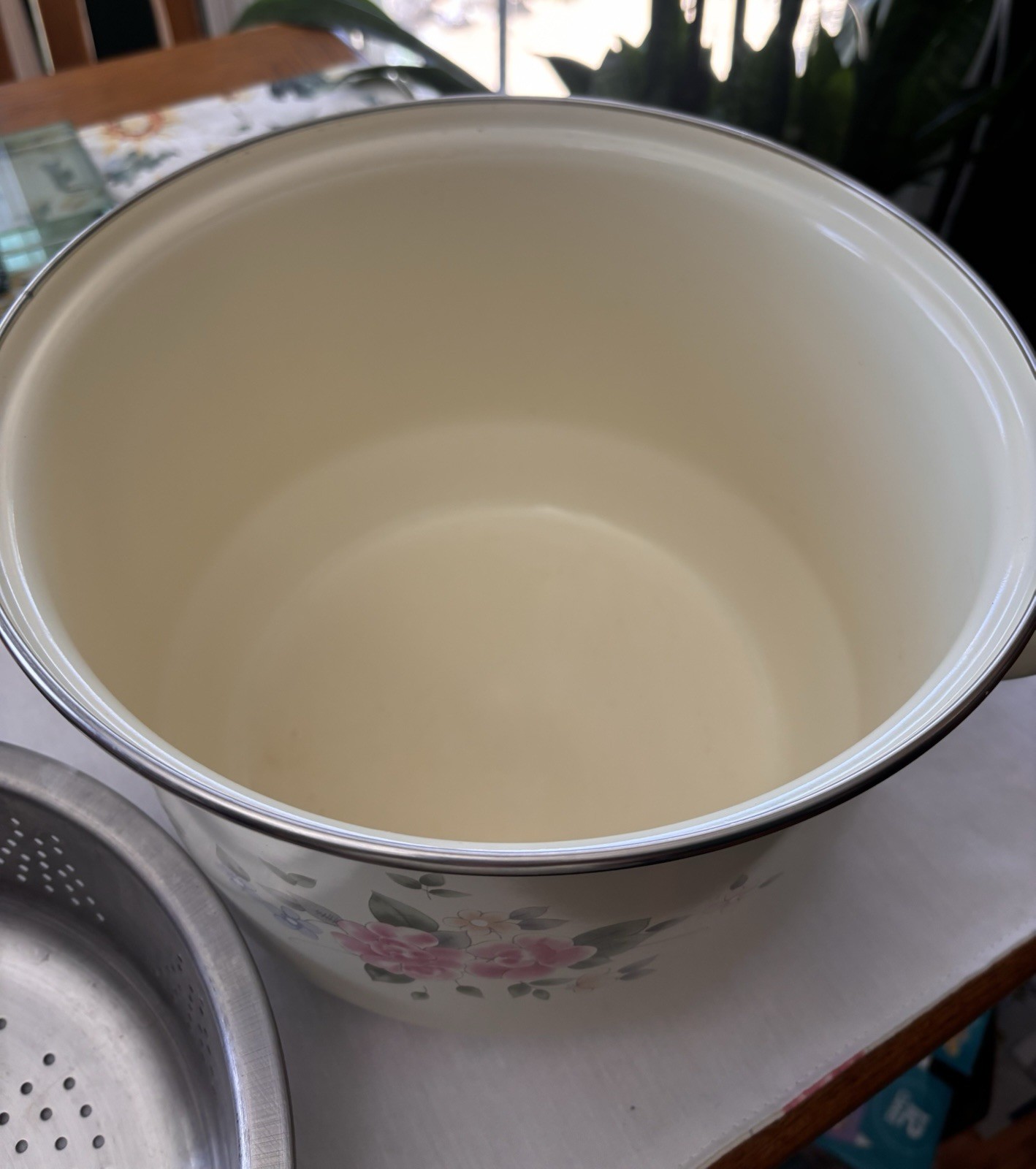 Vintage Pfaltzgraff Tea Rose Enameled 8 Qt Stock Pot with Steamer Insert Basket