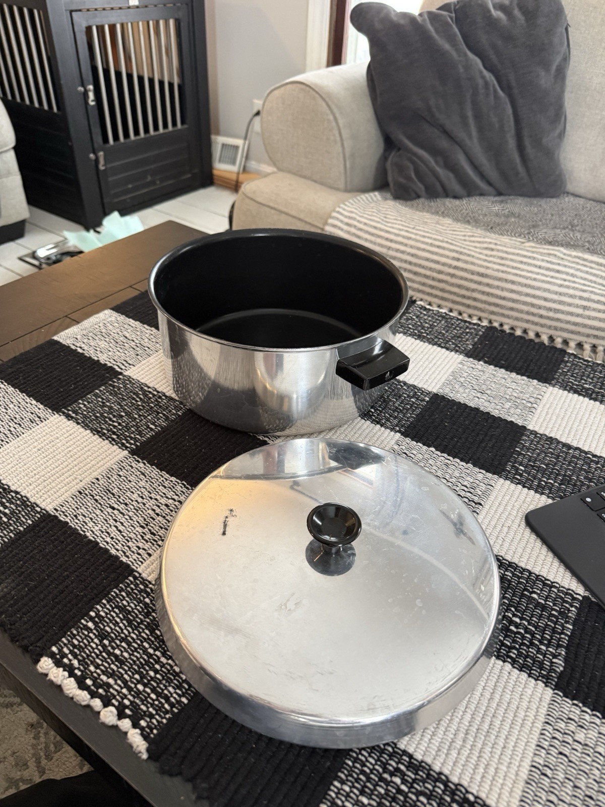 Wear-Ever Aluminum Non-Stick Stockpot Two-Piece Set with Lid Double Handle