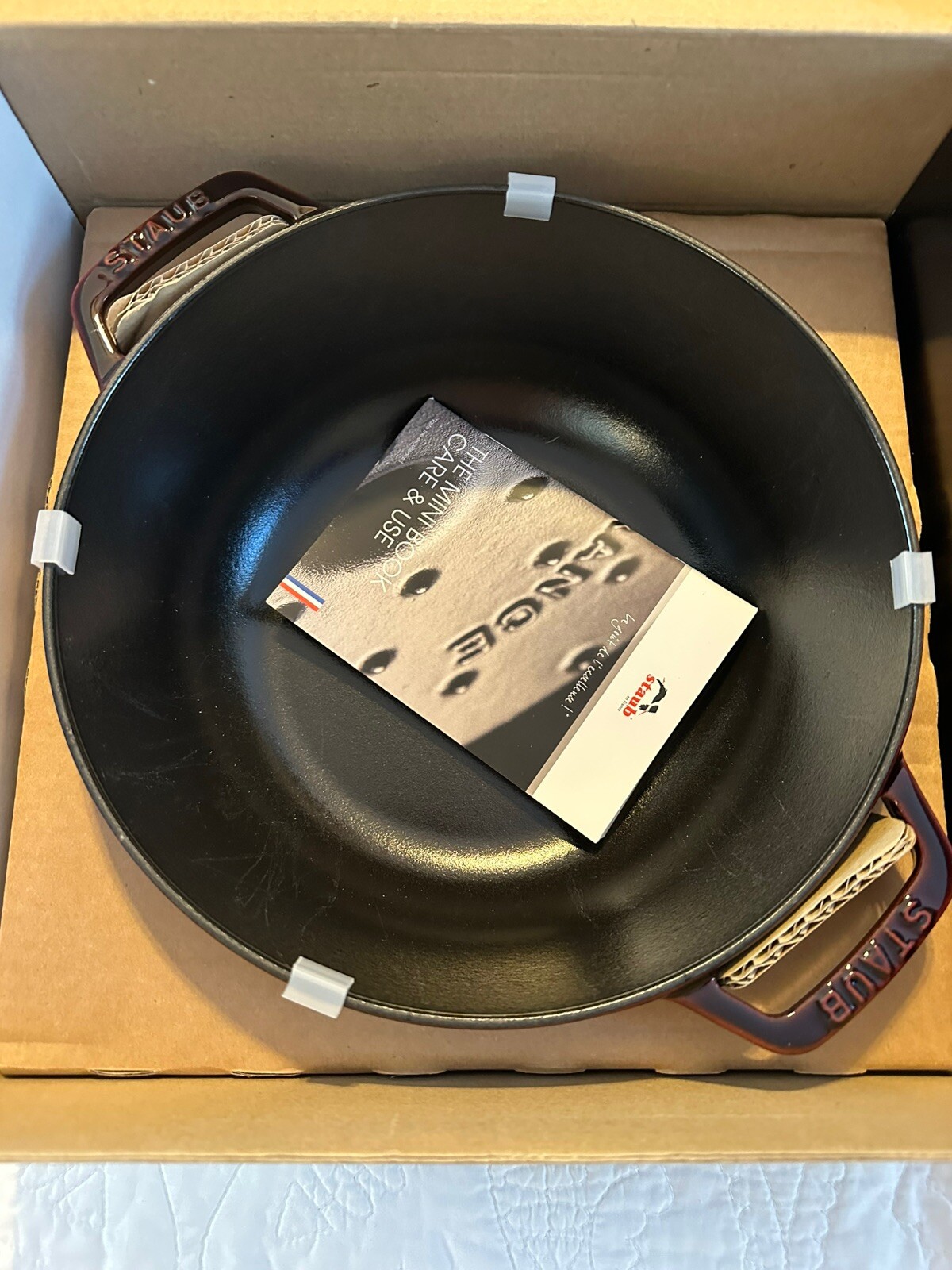 NIB STAUB The Essential French Oven Cast Iron 3.6l/24cm Grenadine Enameled