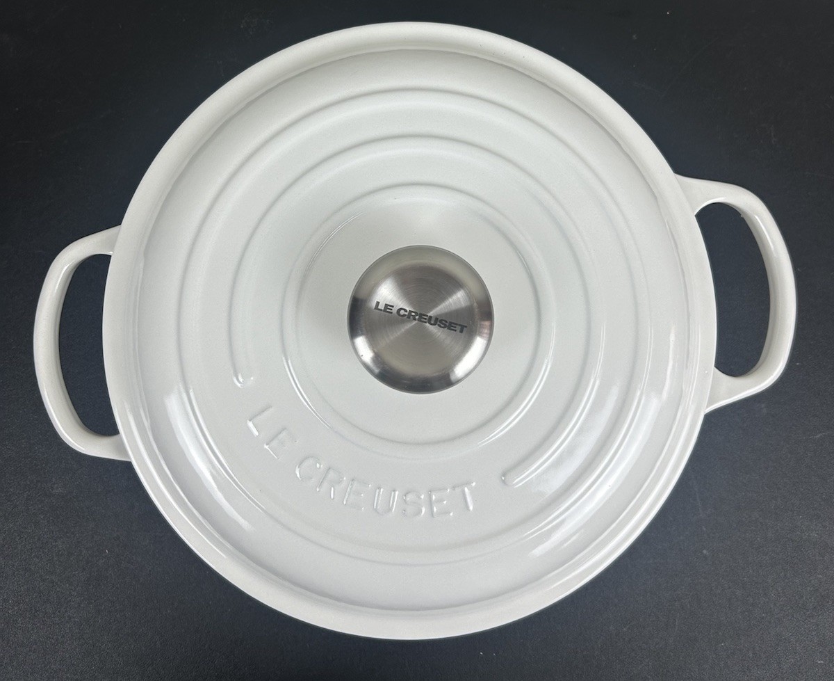Le Creuset Signature Braiser Cast Iron Casserole Pan Shiny White 2.2L 26cm 2.25