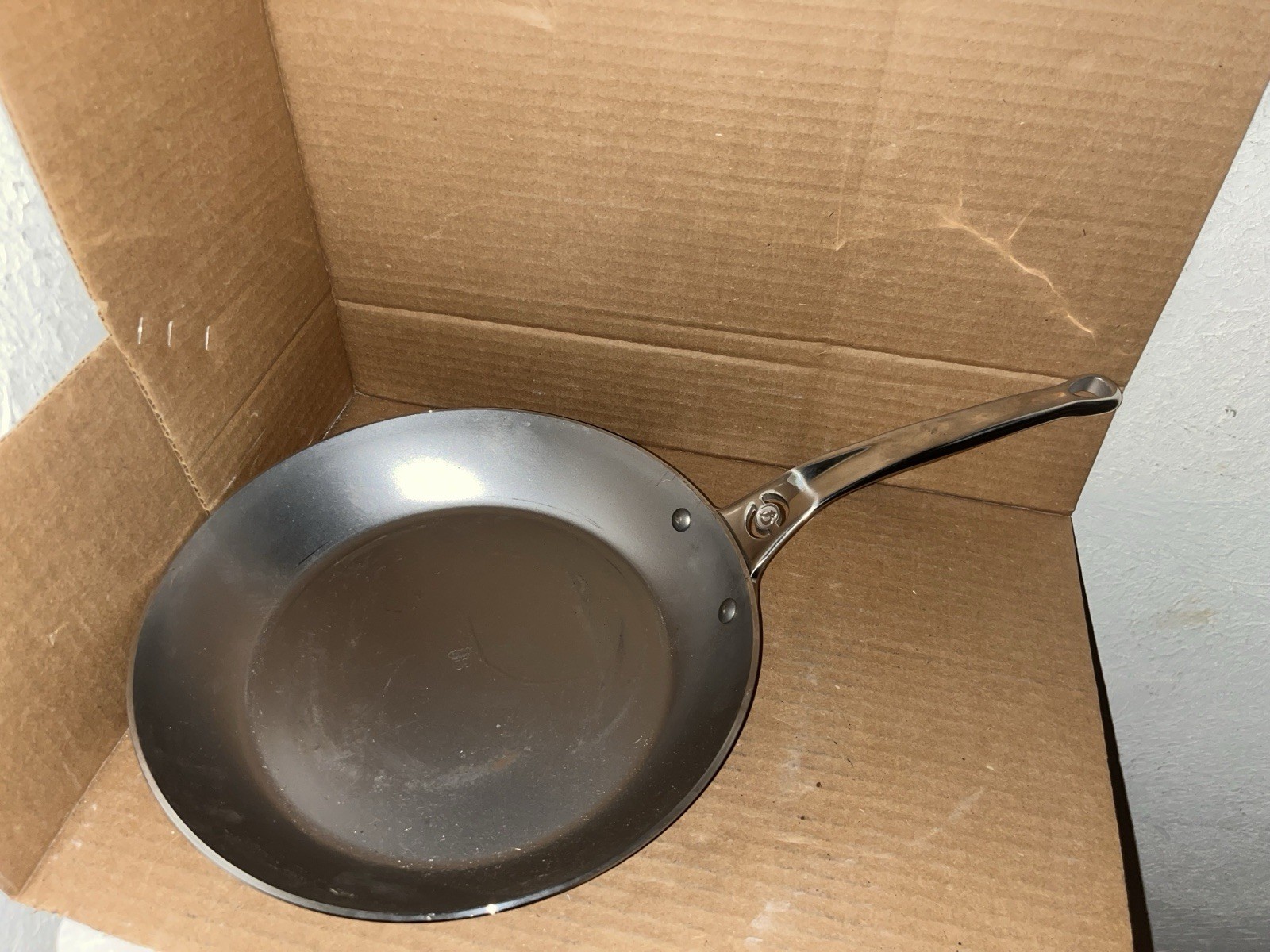 De Buyer Mineral B Pro Carbon Steel Fry Pan, Nonstick 11” Induction Ready