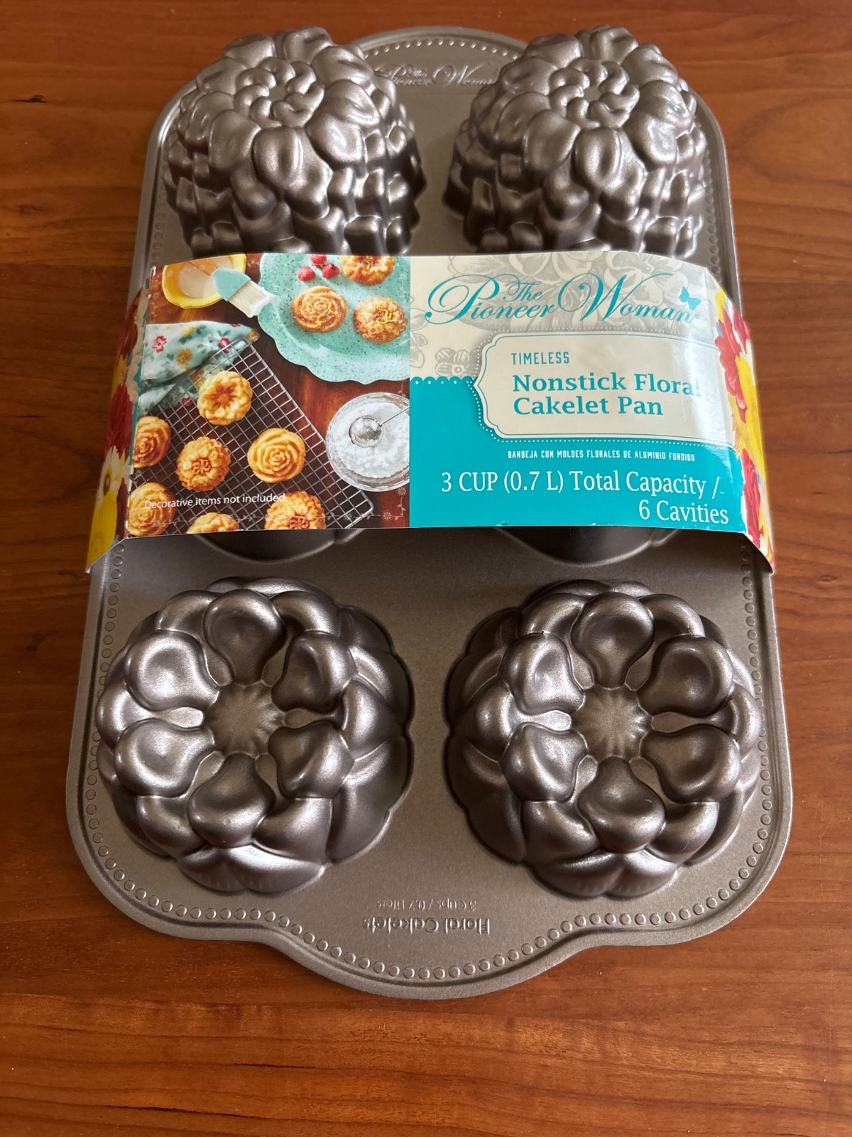 Pioneer Woman Nonstick Heavyweight Cast Aluminum Floral Lakelet Pan NEW